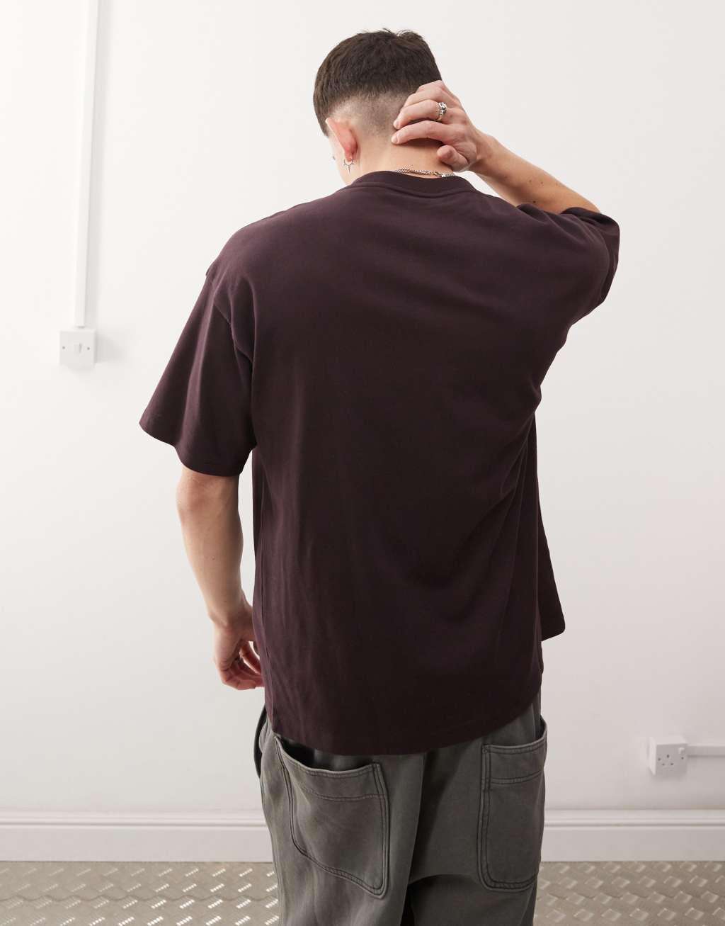 Weekday Great boxy fit T-shirt in burgundy Product Image