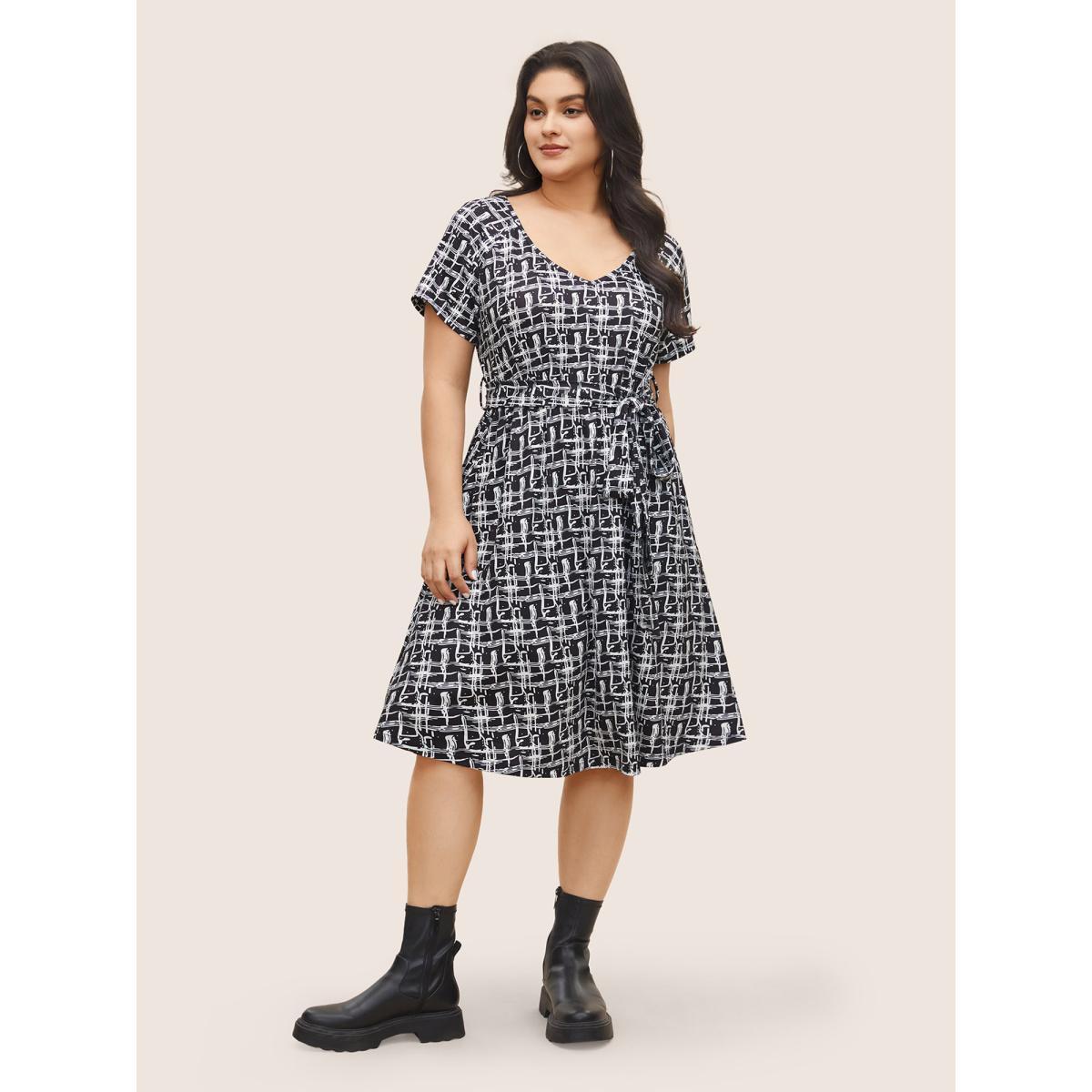Plus Size Plaid Elastic Waist Belted Pocket Dress Black Women Work From Home Non V-neck Short sleeve Curvy Midi Dress BloomChic 18-20/2X Product Image