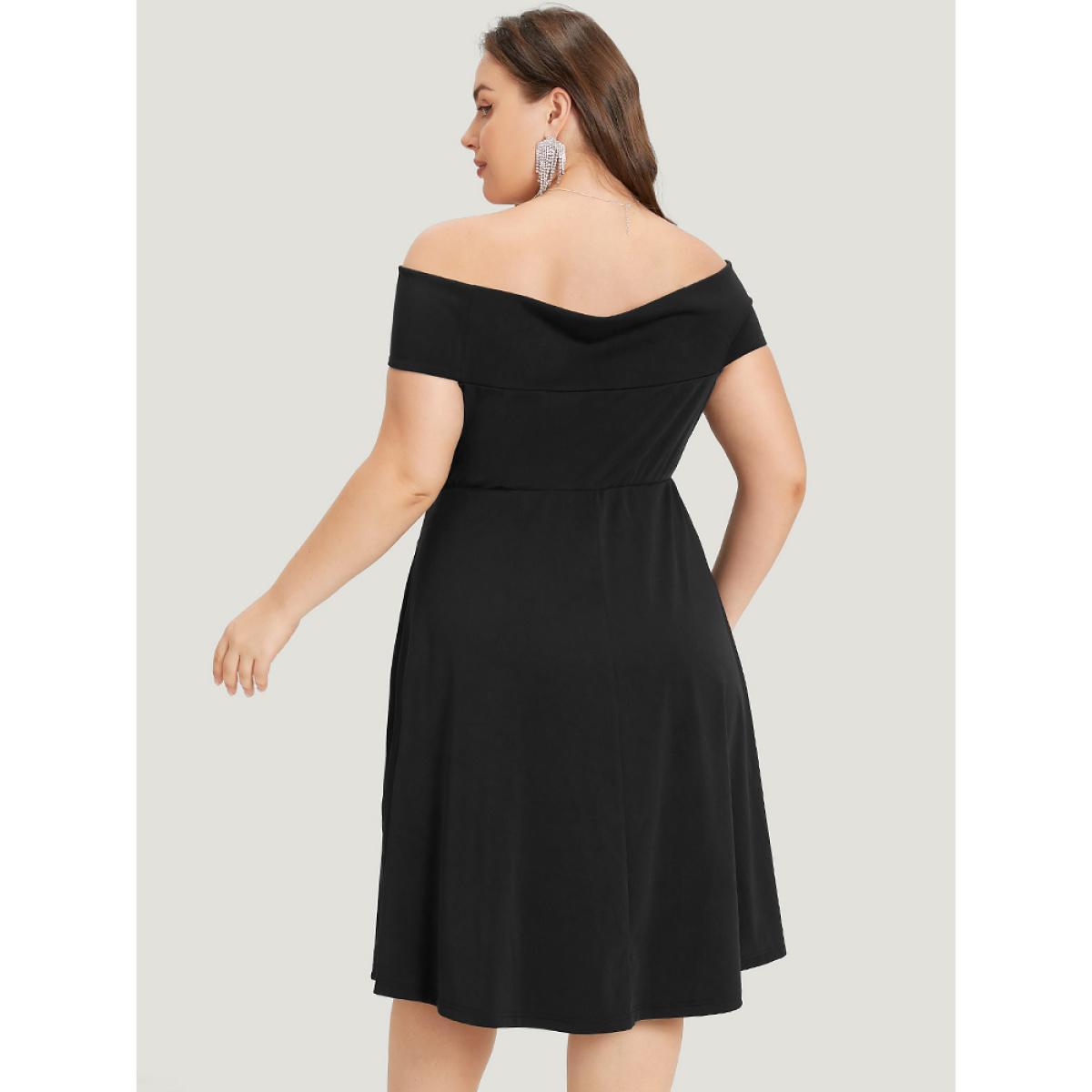 Plus Size Solid Pocket Floral Detail Ruched Off Shoulder Dress Black Women Glamour Gathered One-shoulder neck Sleeveless Curvy Midi Dress BloomChic 18-20/2X Product Image