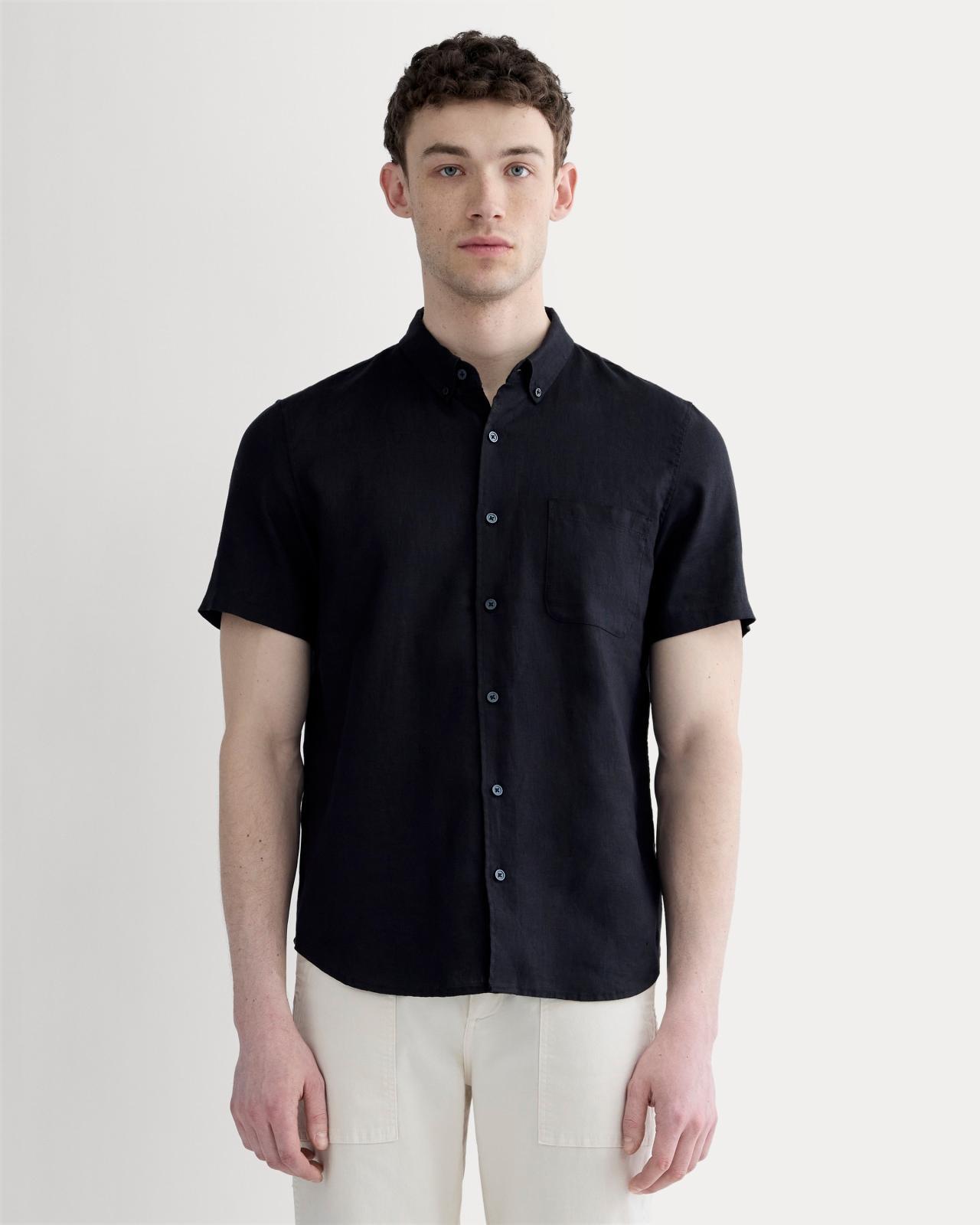 The Classic Short-Sleeve Shirt in Linen Product Image