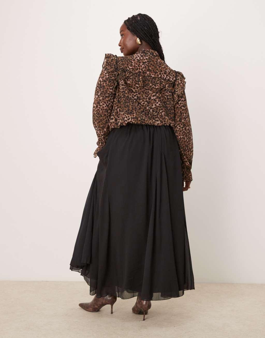 ASOS DESIGN Curve chiffon flare maxi skirt in black Product Image