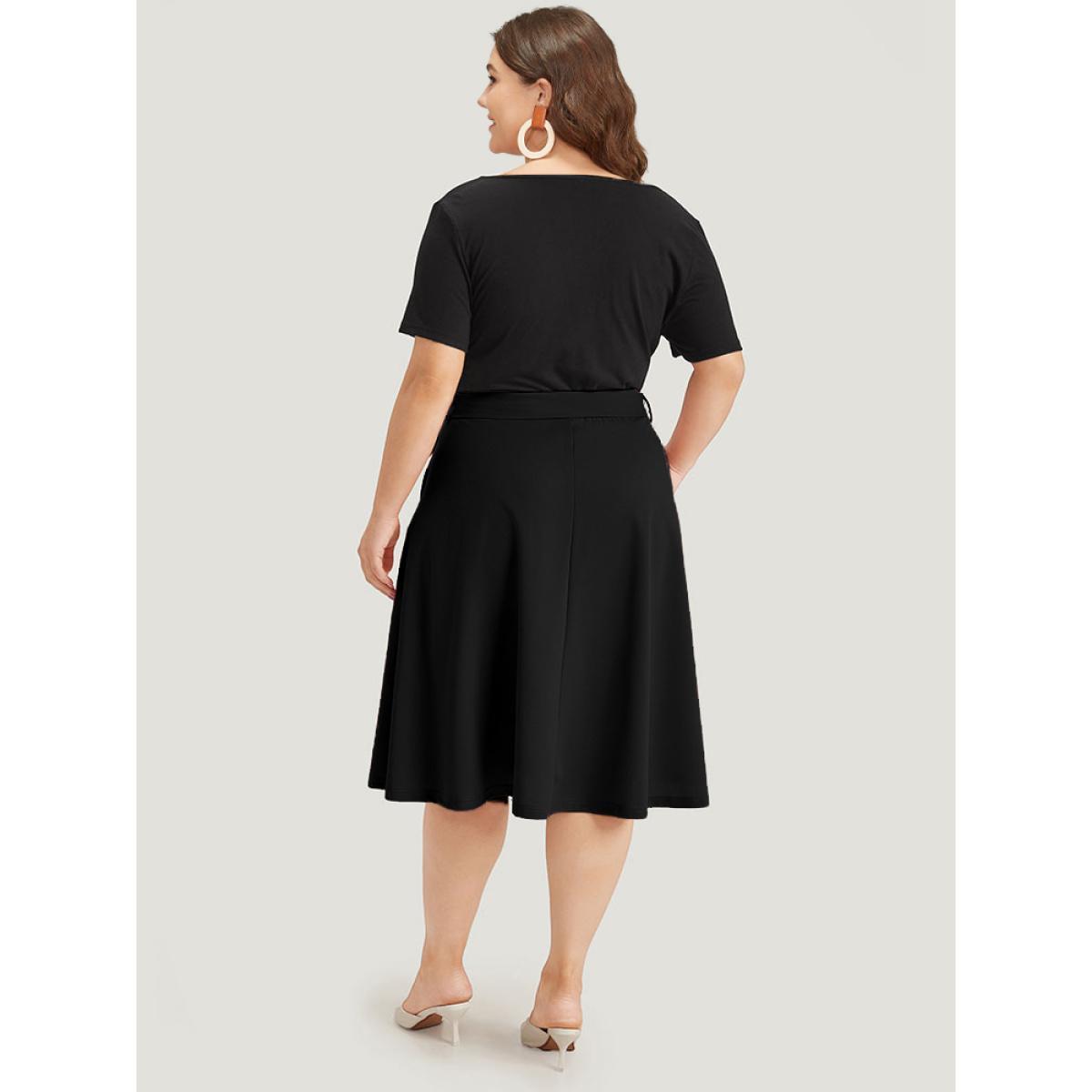 Plus Size Supersoft Essentials Two Tone Pocket Patchwork Belted Dress Black Women Office Plain V-neck Short sleeve Curvy Midi Dress BloomChic 30/6X Product Image