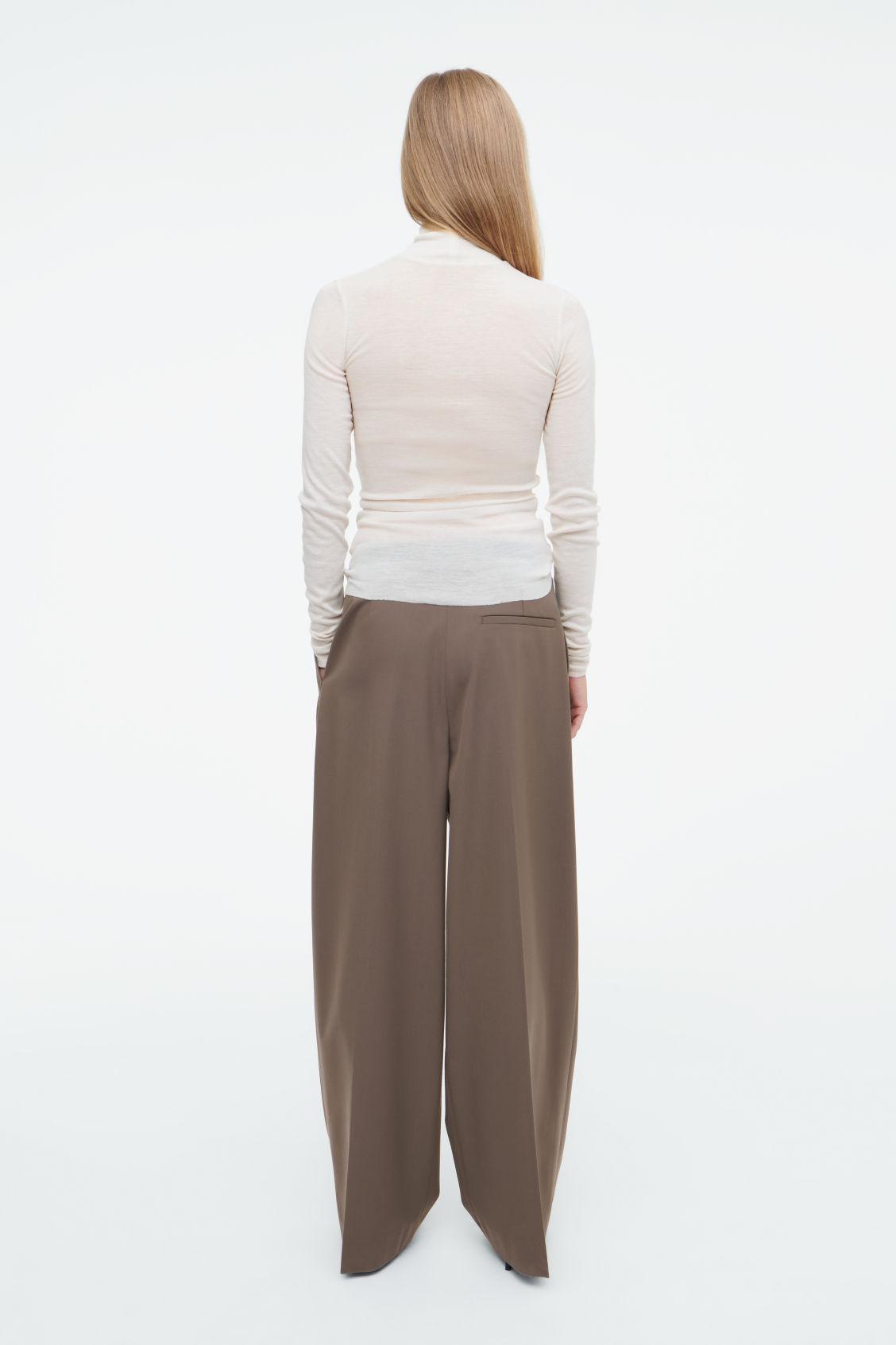 MERINO WOOL TURTLENECK TOP Product Image