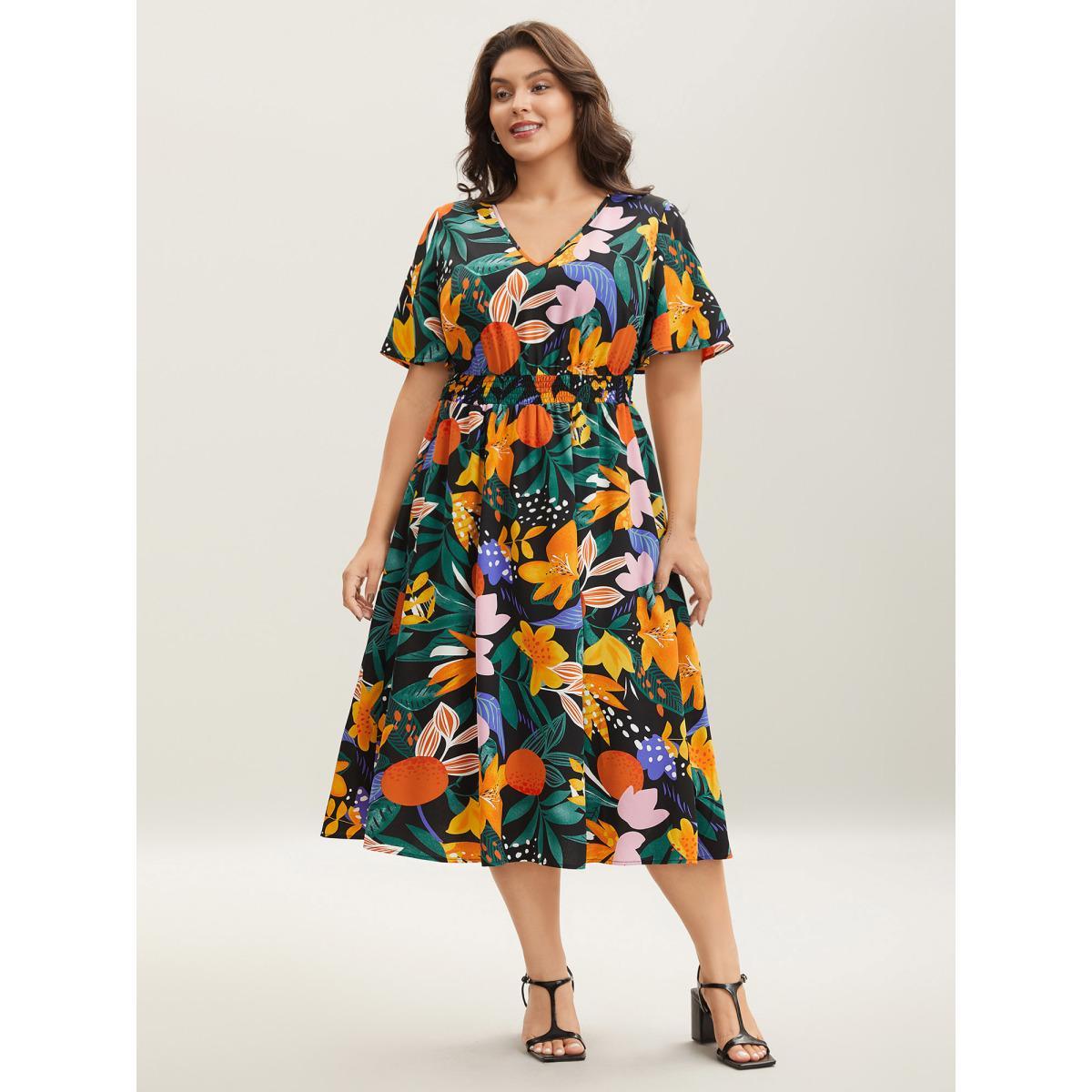 Plus Size Tropical Floral Print Shirred Pockets Midi Dress Black Women V-neck Short sleeve Curvy BloomChic 22-24/3X Product Image