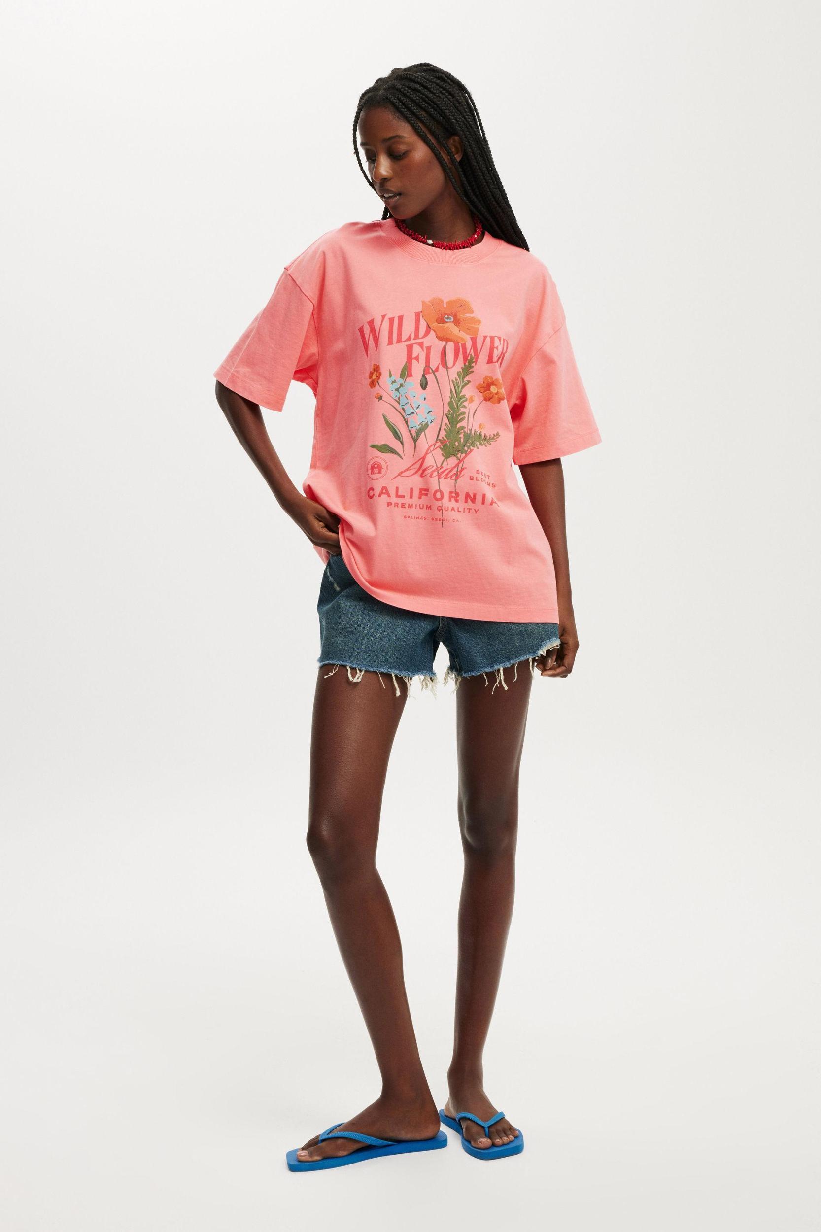 The Boxy Graphic Tee Product Image