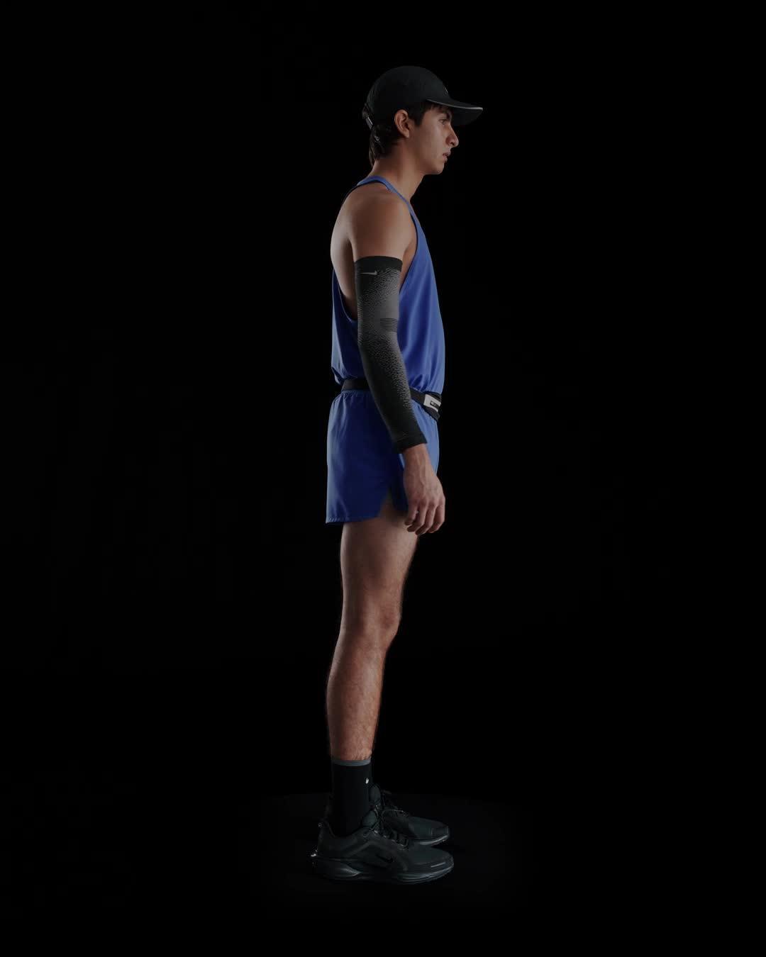 Nike Men's Fast Dri-FIT Running Singlet Product Image