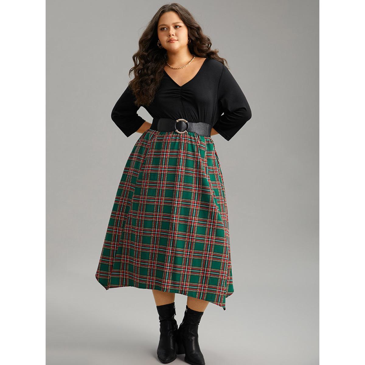 Plus Size Plaid Contrast Patchwork Ruched Pocket Dress DarkGreen Women Elegant Ruched V-neck Elbow-length sleeve Curvy Midi Dress BloomChic 10/M Product Image