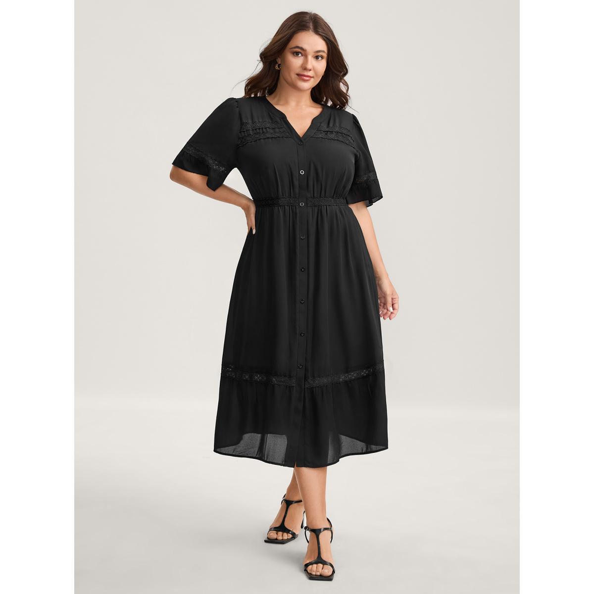 Plus Size Lace Trim Button Placket Midi Dress Black Women Flat collar with V-notch Short sleeve Curvy BloomChic 26/4X Product Image