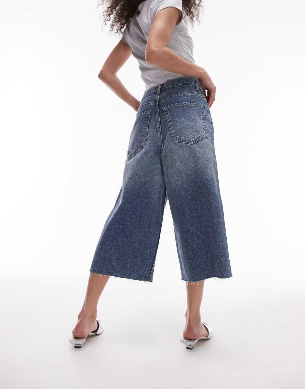 Topshop lowslung capri jeans in dirty crosshatch Product Image