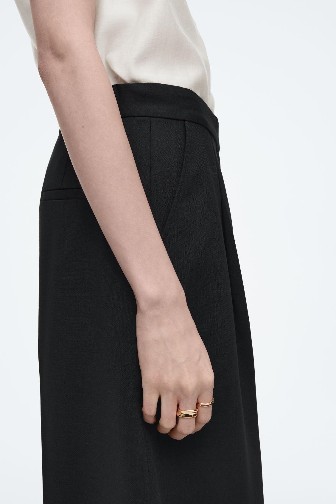 CURVED STACKING RINGS Product Image