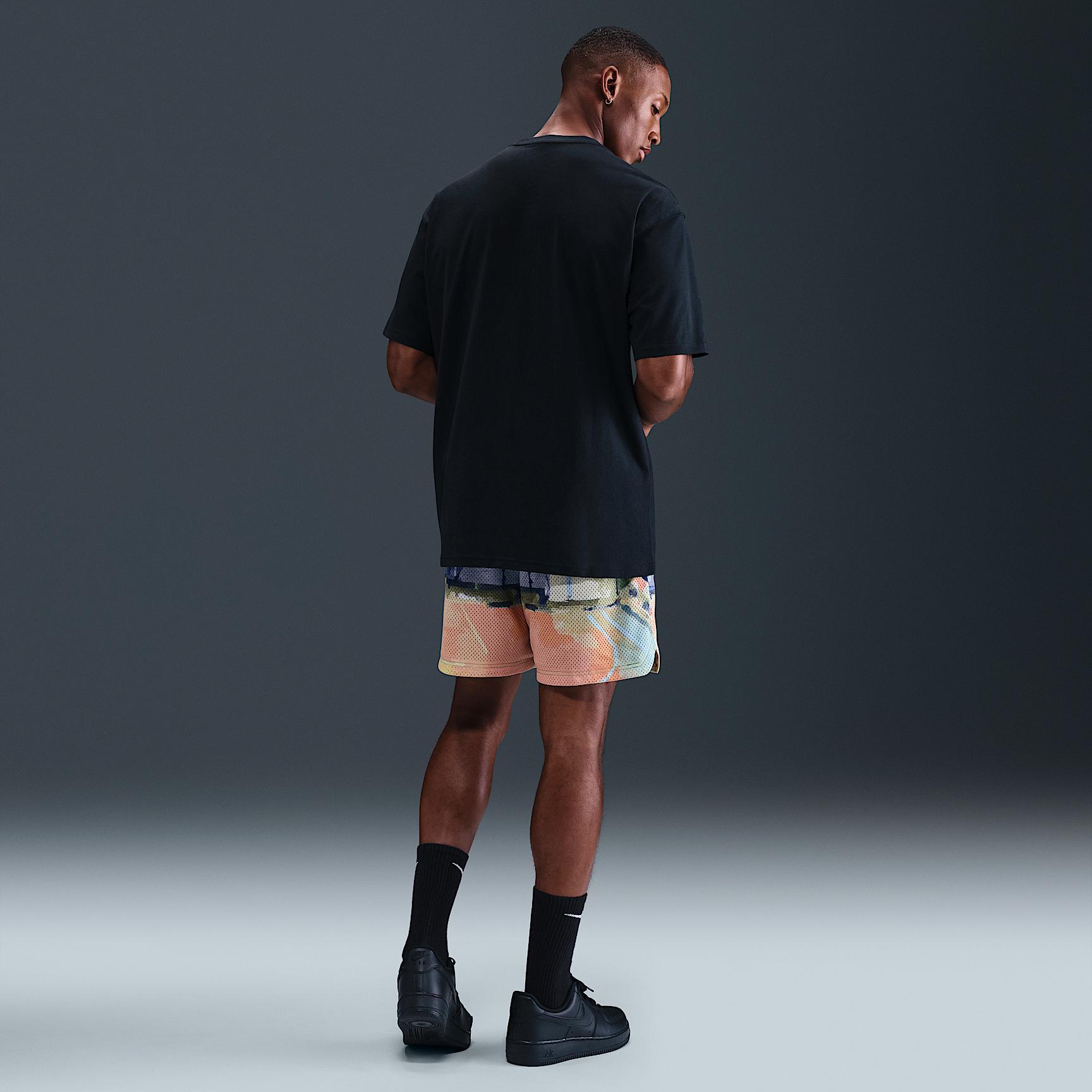 Nike Men's Max90 T-Shirt Product Image