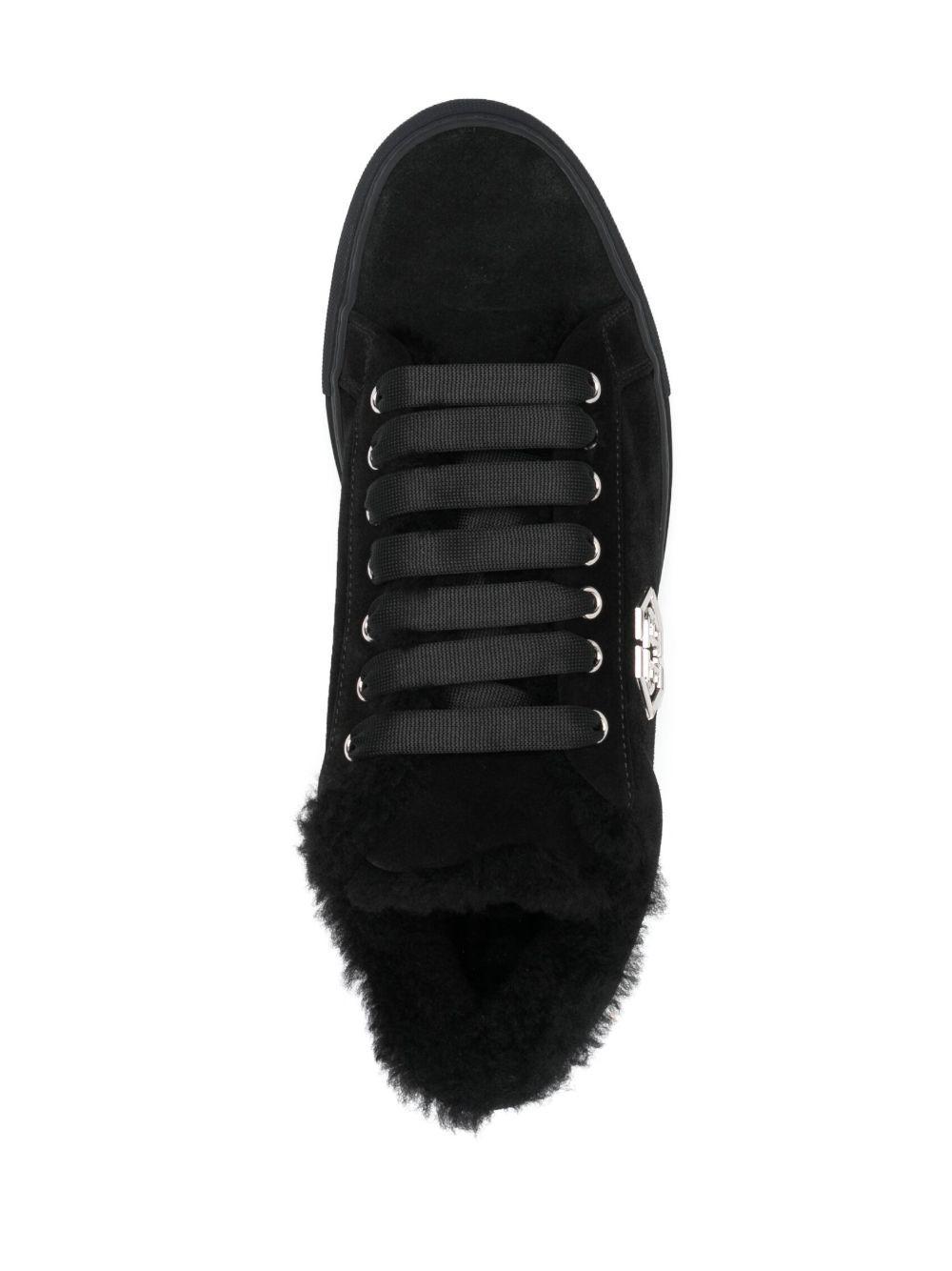 logo-plaque leather sneakers Product Image