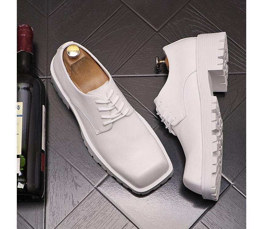 Square-Toe Lace-Up Shoes Product Image