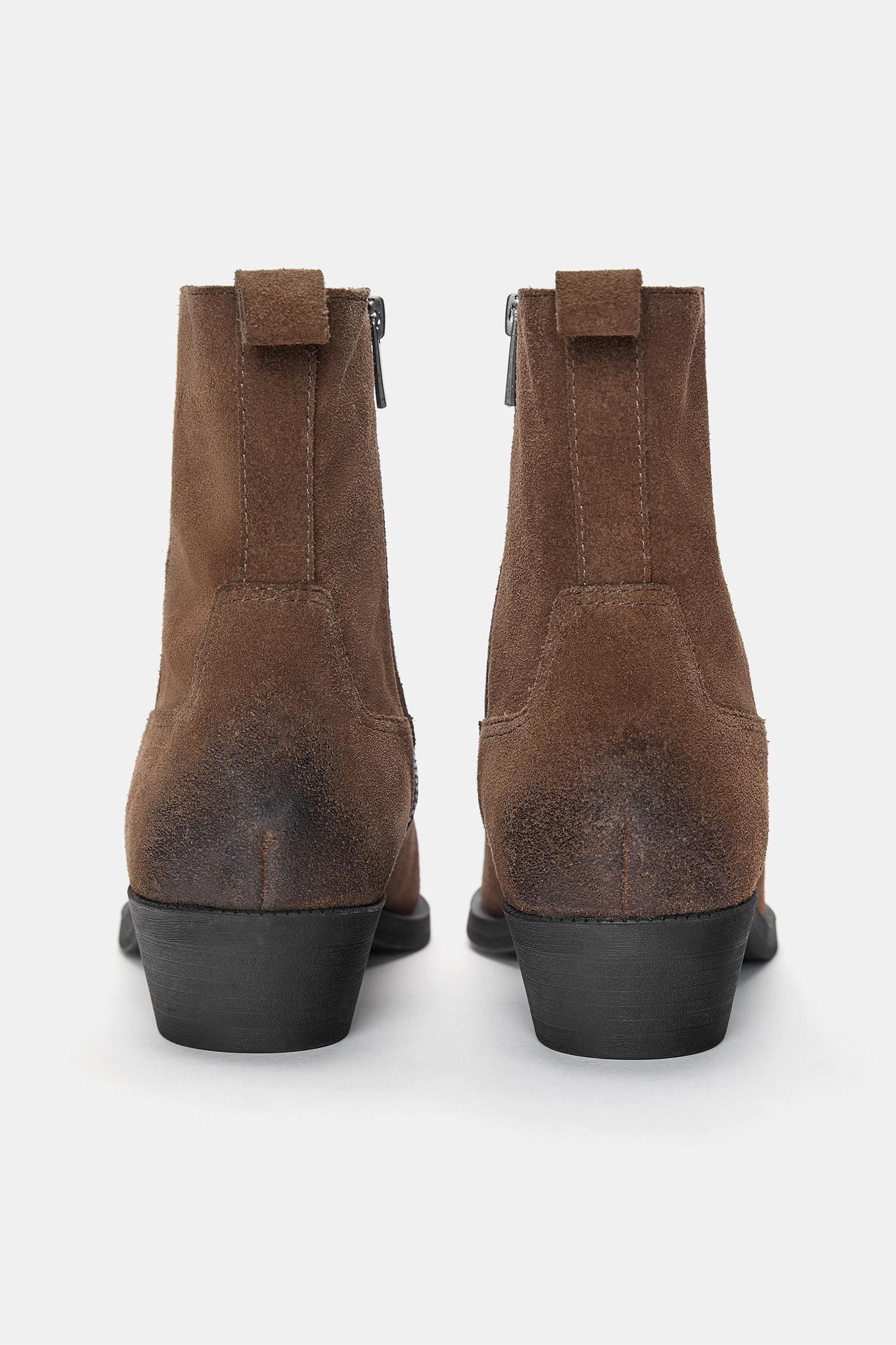 Leather cowboy boots Product Image