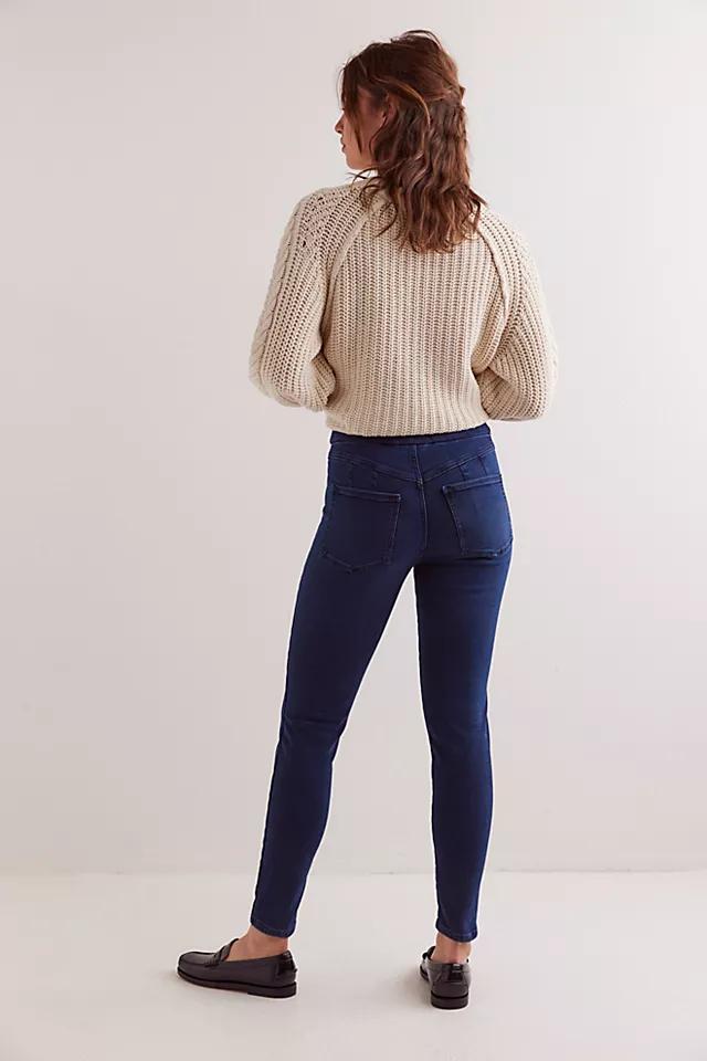 CRVY Infinite Stretch Pull-On Skinny Jeans Product Image