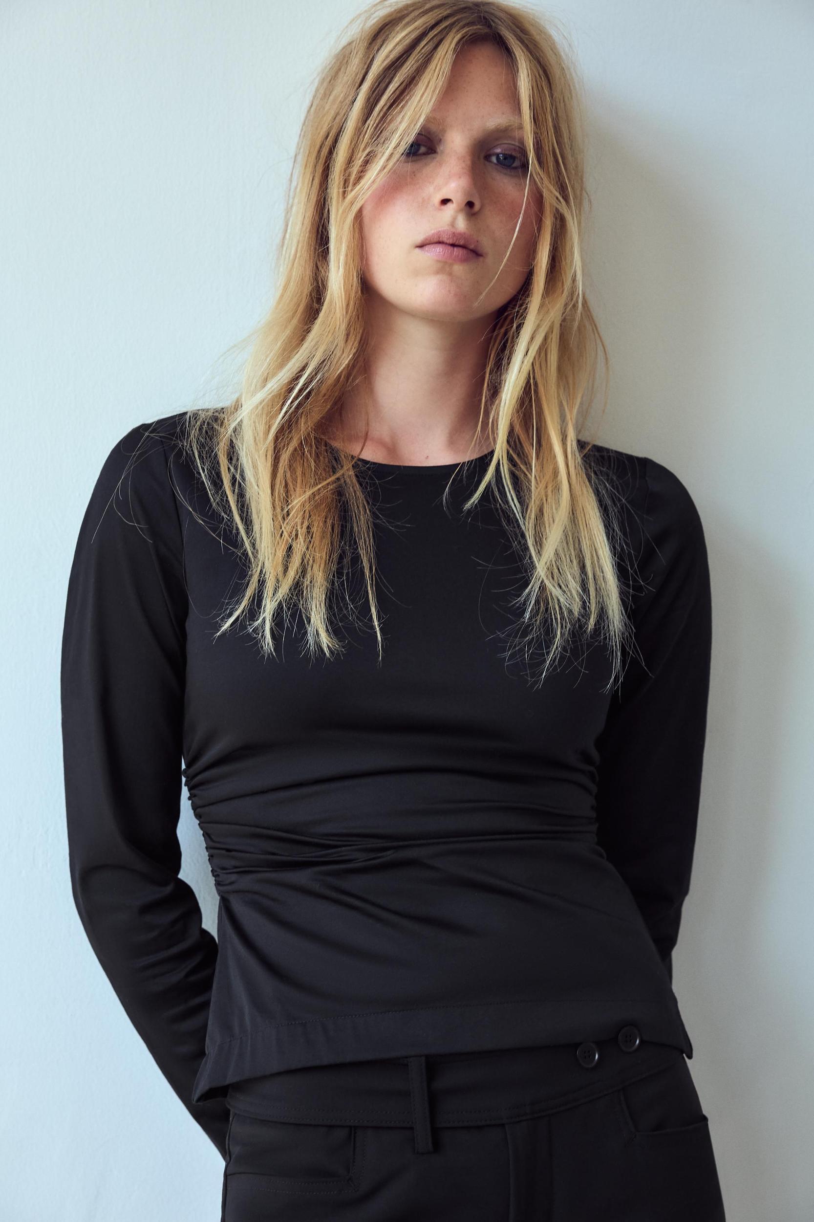 RUCHED ELASTICIZED TOP Product Image
