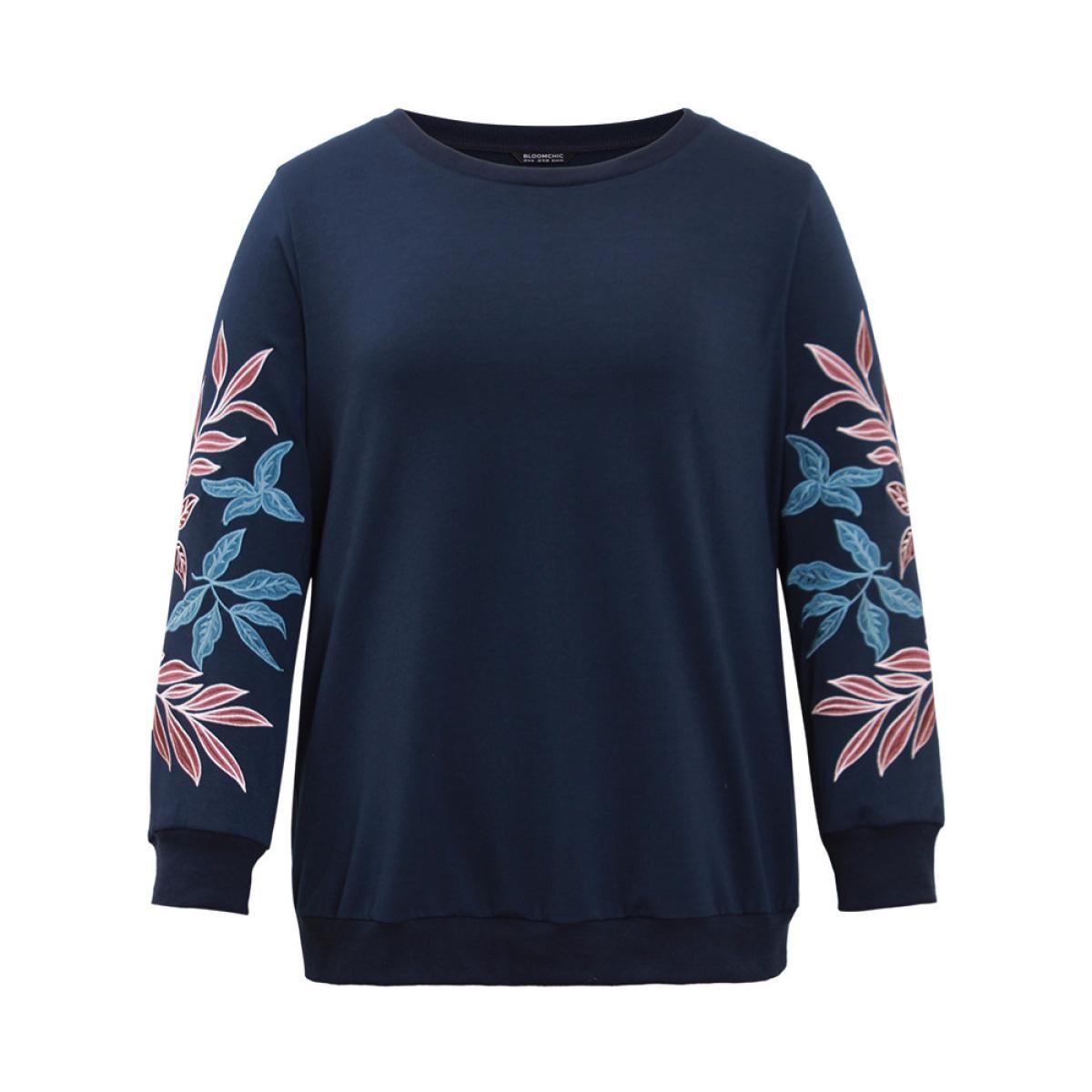 Plus Size Plants Embroidered Rib Knit Crew Neck Sweatshirt Women Navy Elegant Rib Knit Round Neck Dailywear Sweatshirts BloomChic 28/5X Product Image