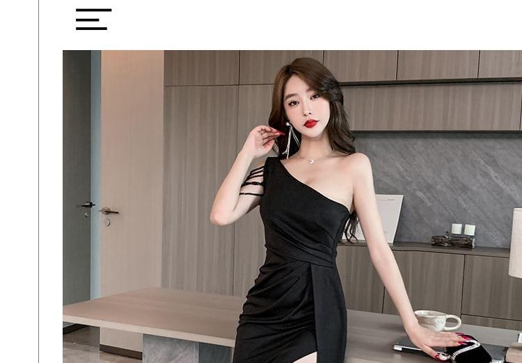 One-Shoulder Plain Caged Shirred Slit Bodycon Cocktail Dress Product Image