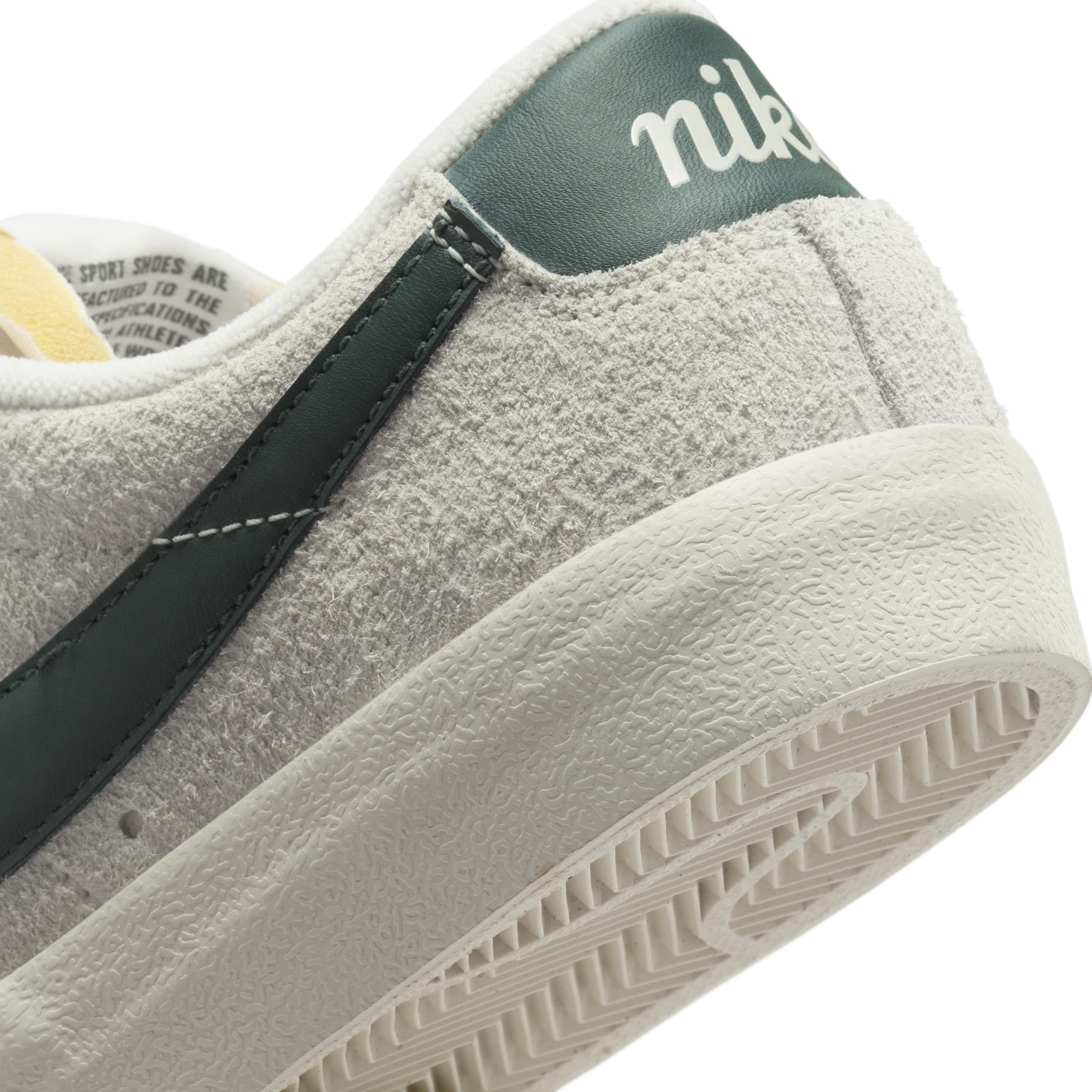 Nike Blazer Low '77 Vintage Women's Shoes Product Image