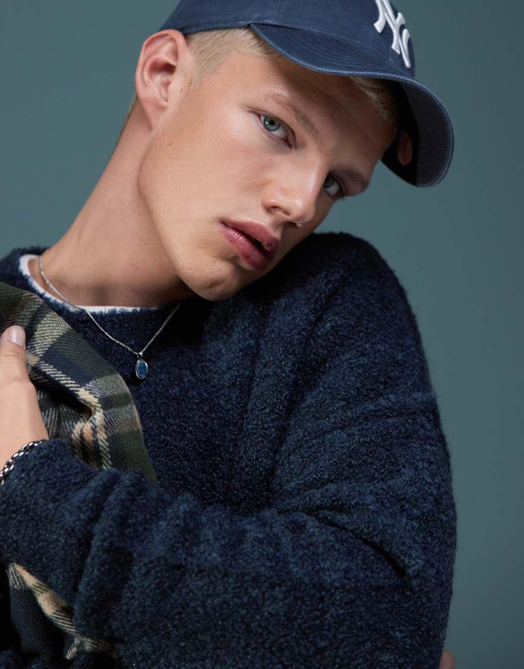 ASOS DESIGN relaxed knit textured sweater in navy Product Image