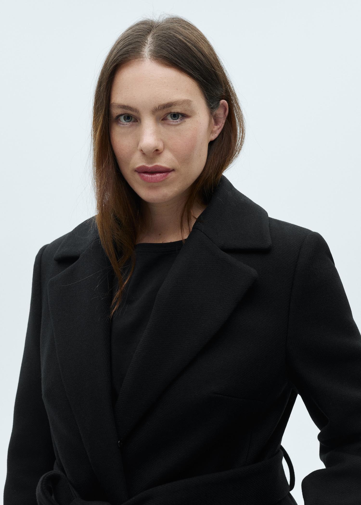 Manteco wool coat with detachable fur collar - Women | MANGO USA Product Image