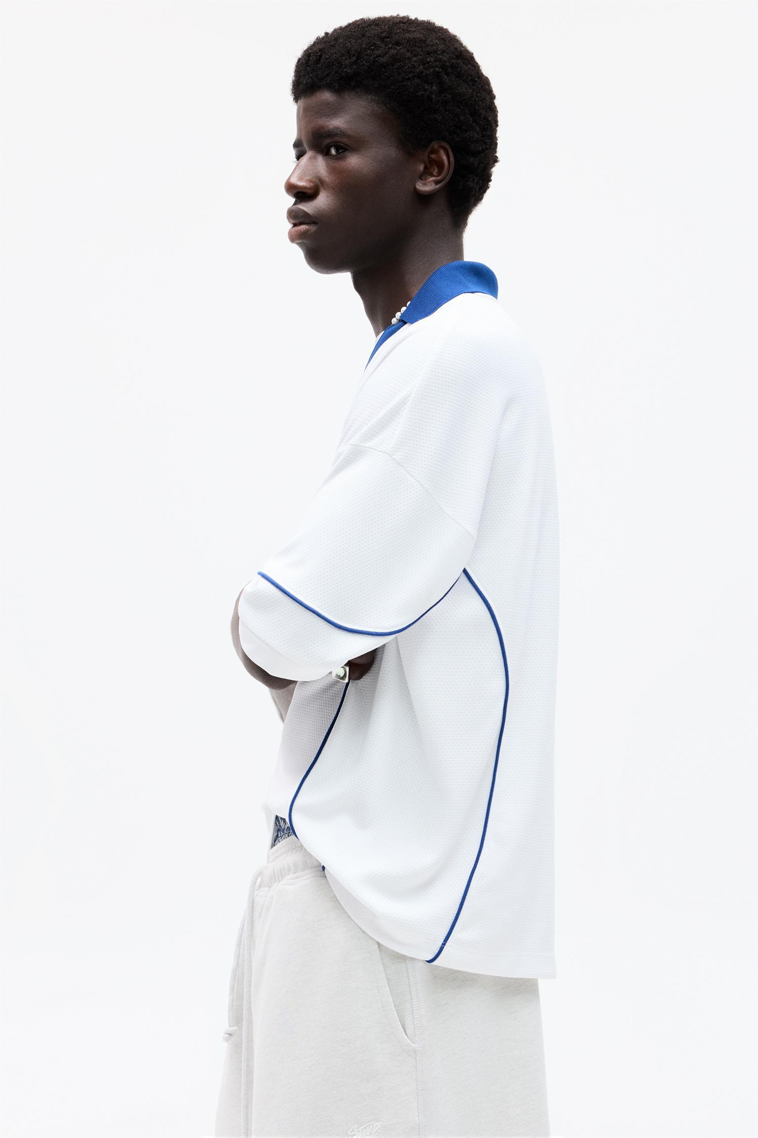 White polo collar T-shirt Product Image