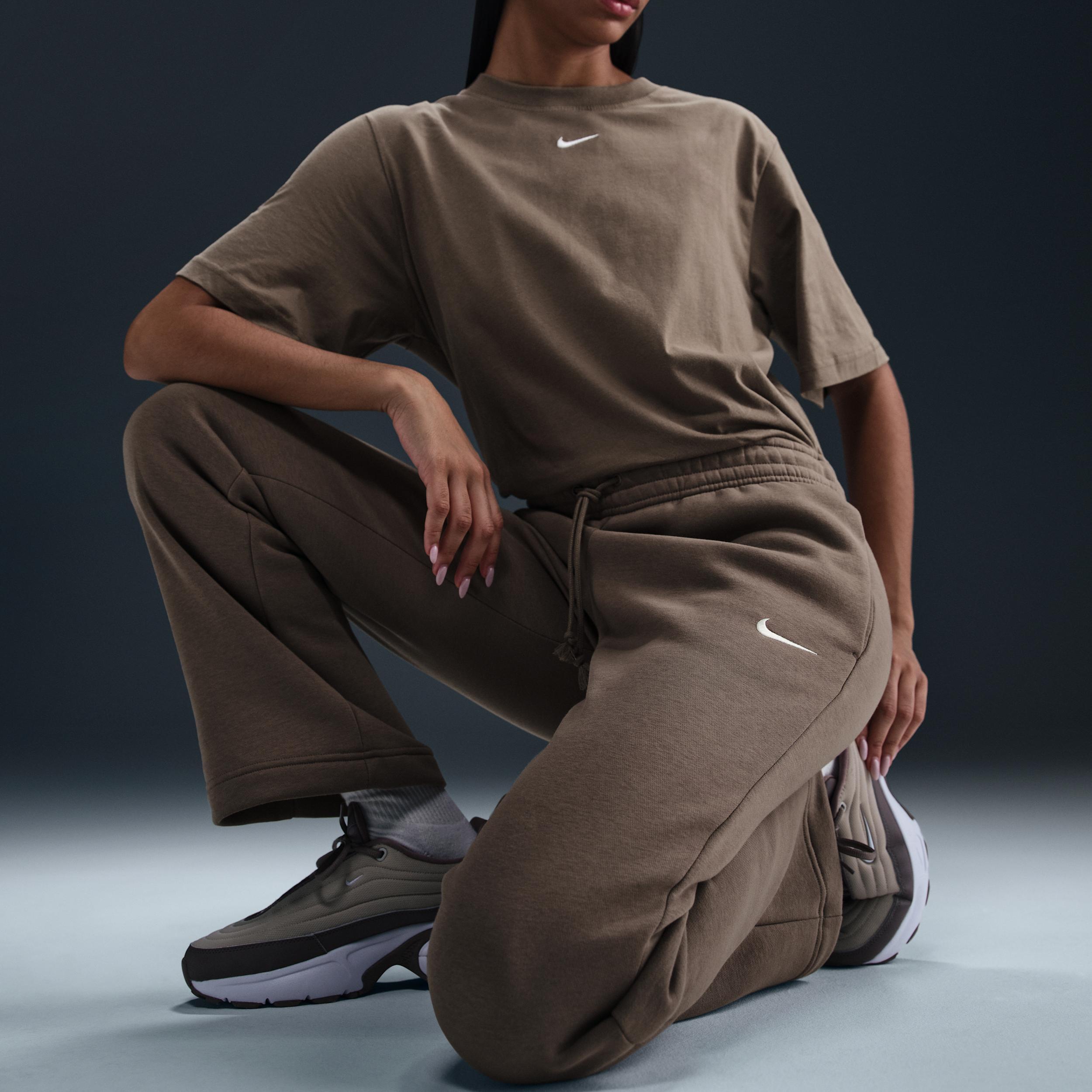 Women's Nike Sportswear Phoenix Fleece Mid-Rise Open-Hem Pants Product Image