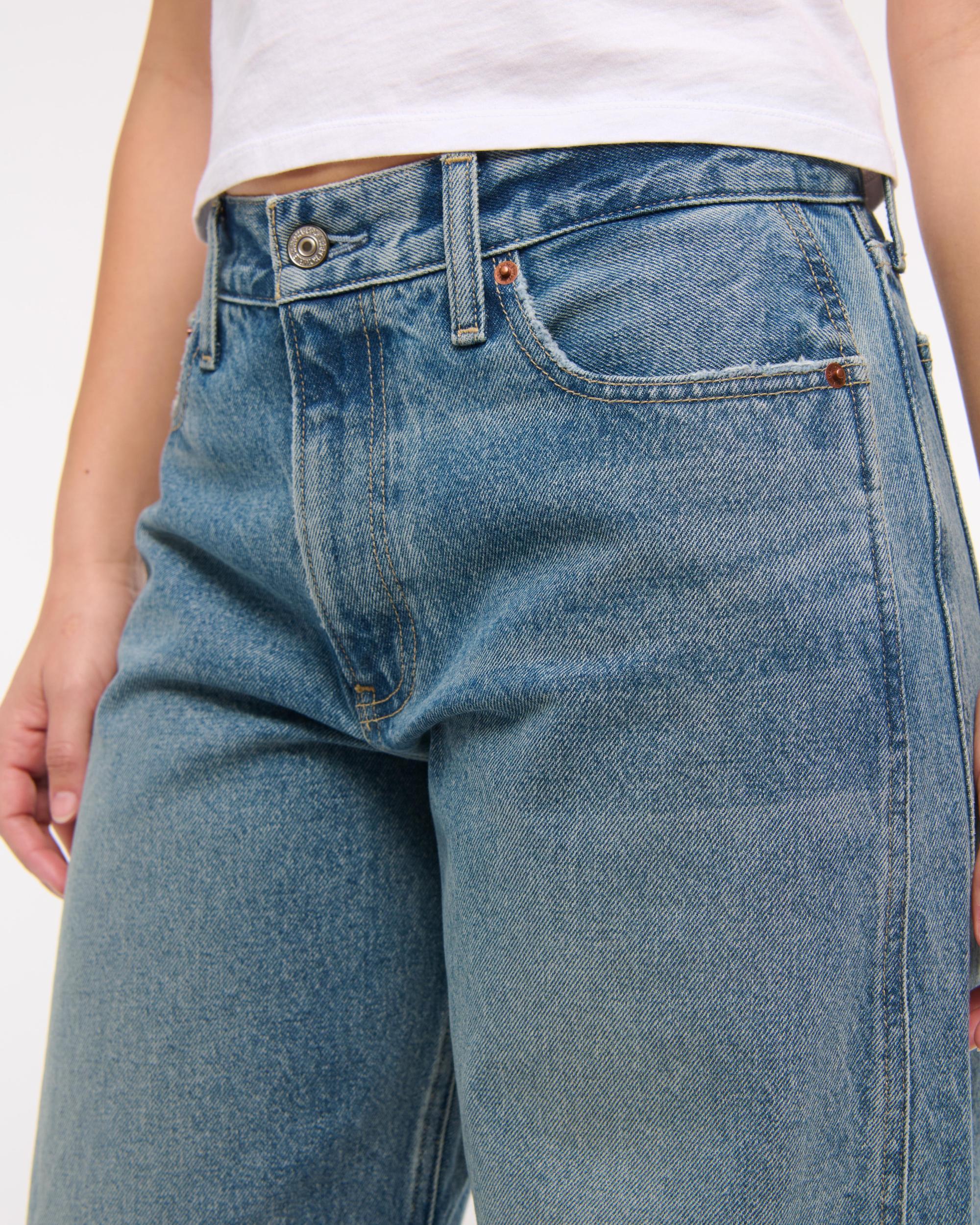 Curve Love Mid Rise Barrel Jean Product Image