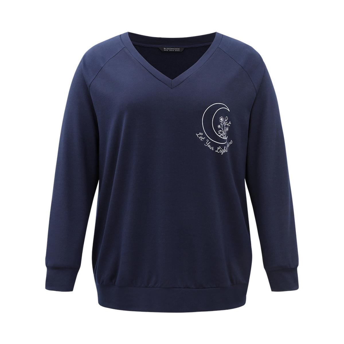 Plus Size Moon Print V Neck Raglan Sleeve Sweatshirt Women Indigo Casual Elastic cuffs Dailywear Sweatshirts BloomChic 26/4X Product Image