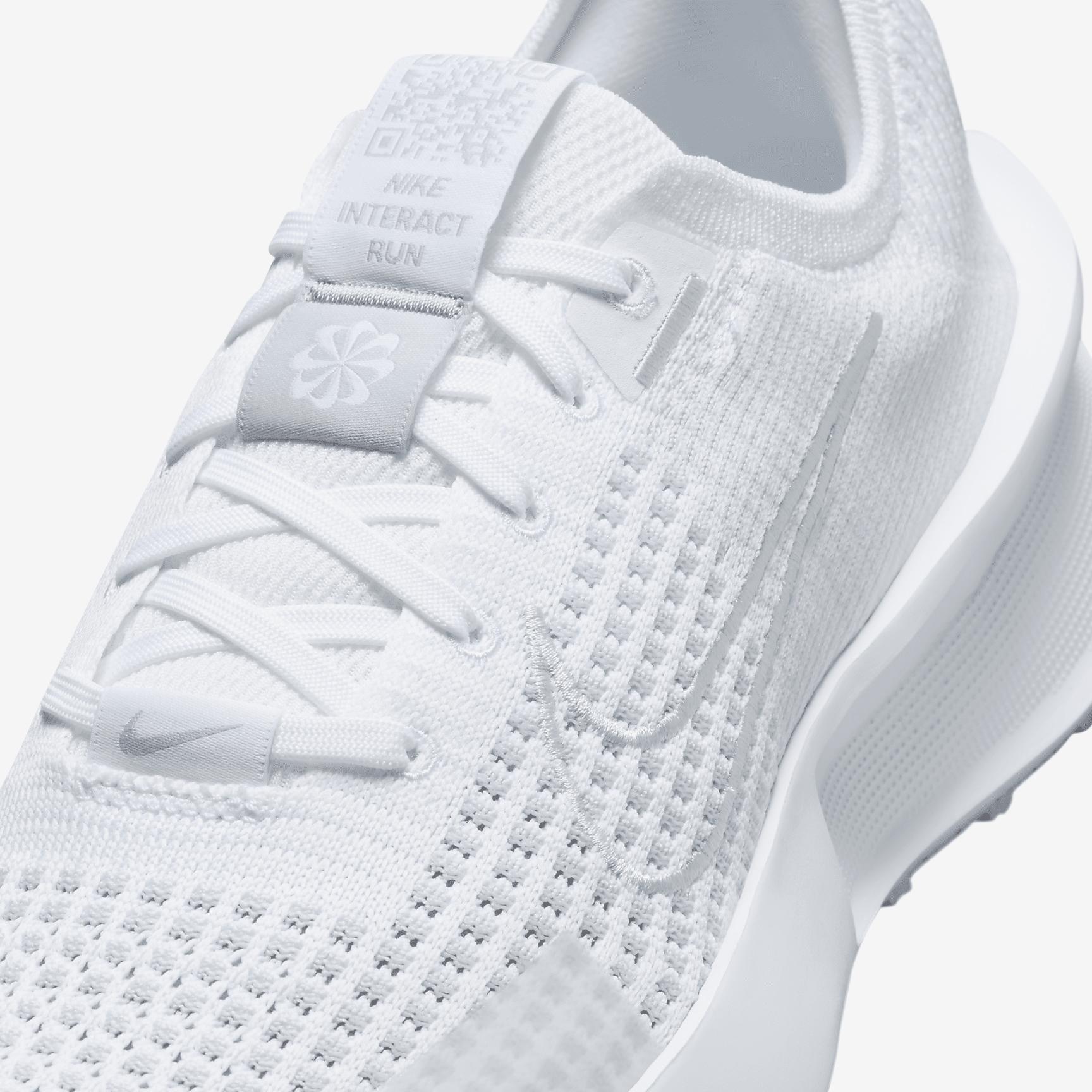 Nike Interact Run Women's Road Running Shoes Product Image