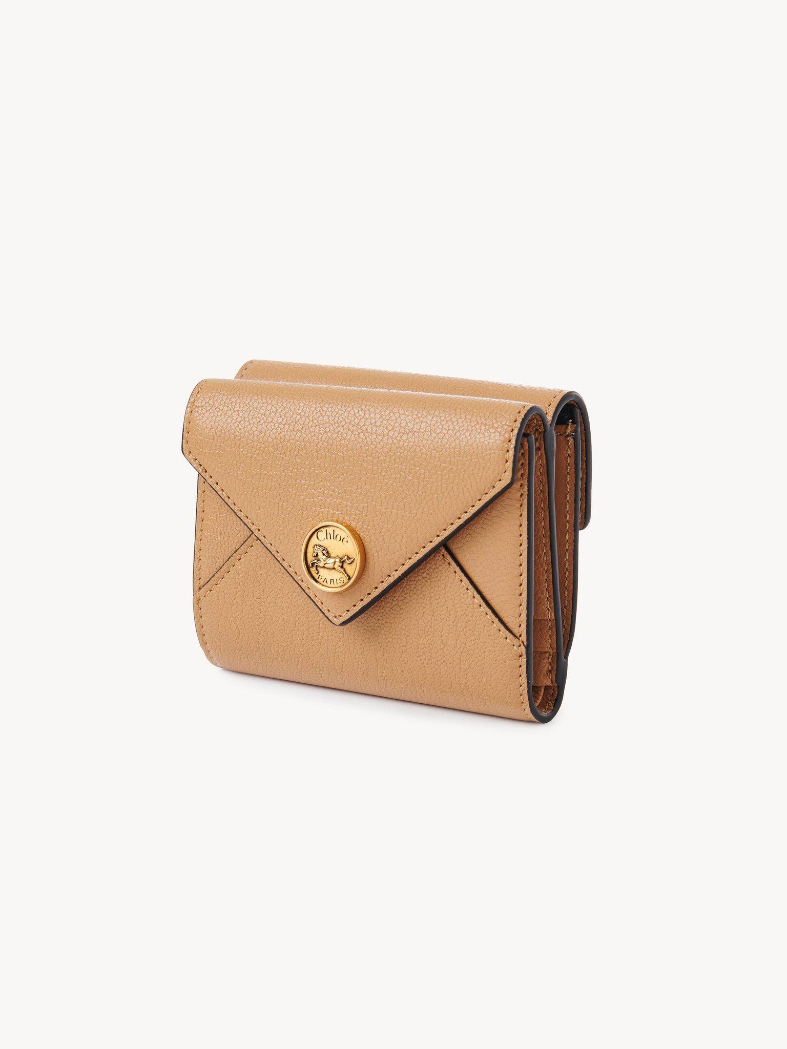 Small Envelope tri-fold in grained leather Product Image