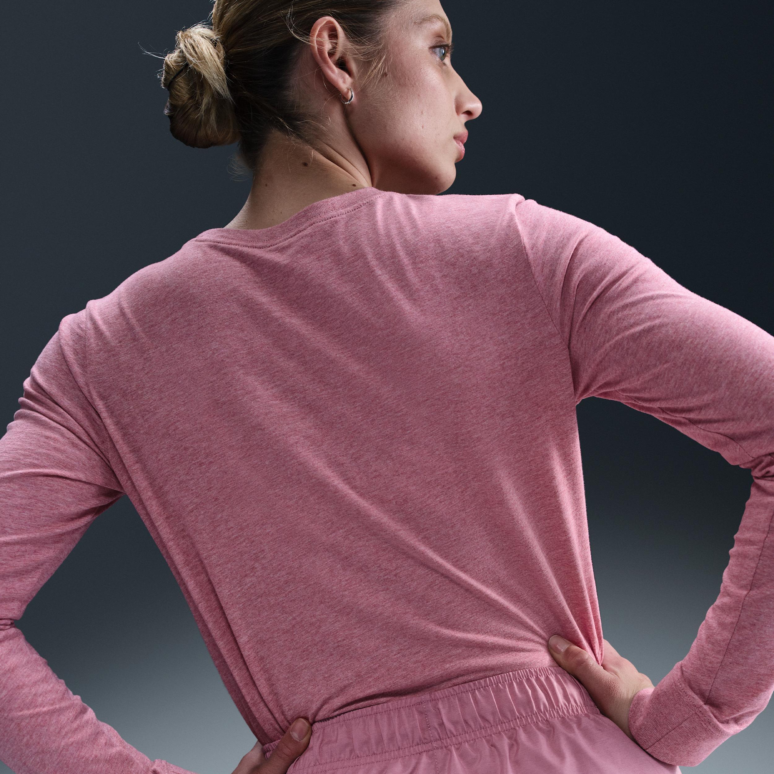 Women's Nike Sportswear Club Long-Sleeve T-Shirt Product Image