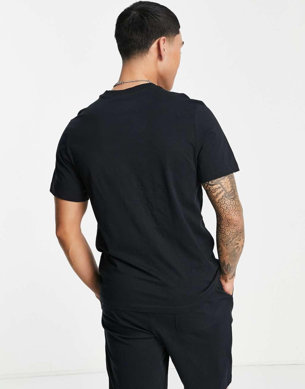 Nike Club unisex T-shirt Product Image