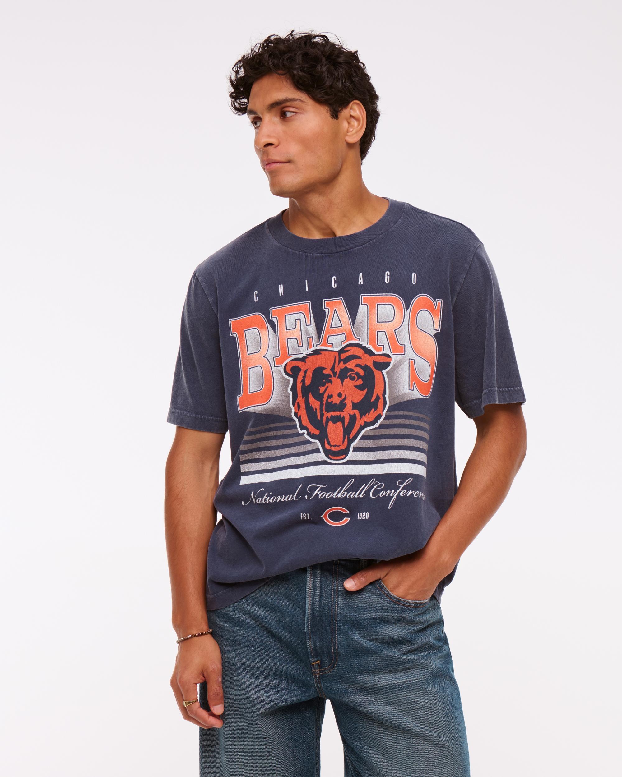 Chicago Bears Vintage-Inspired Graphic Tee Product Image