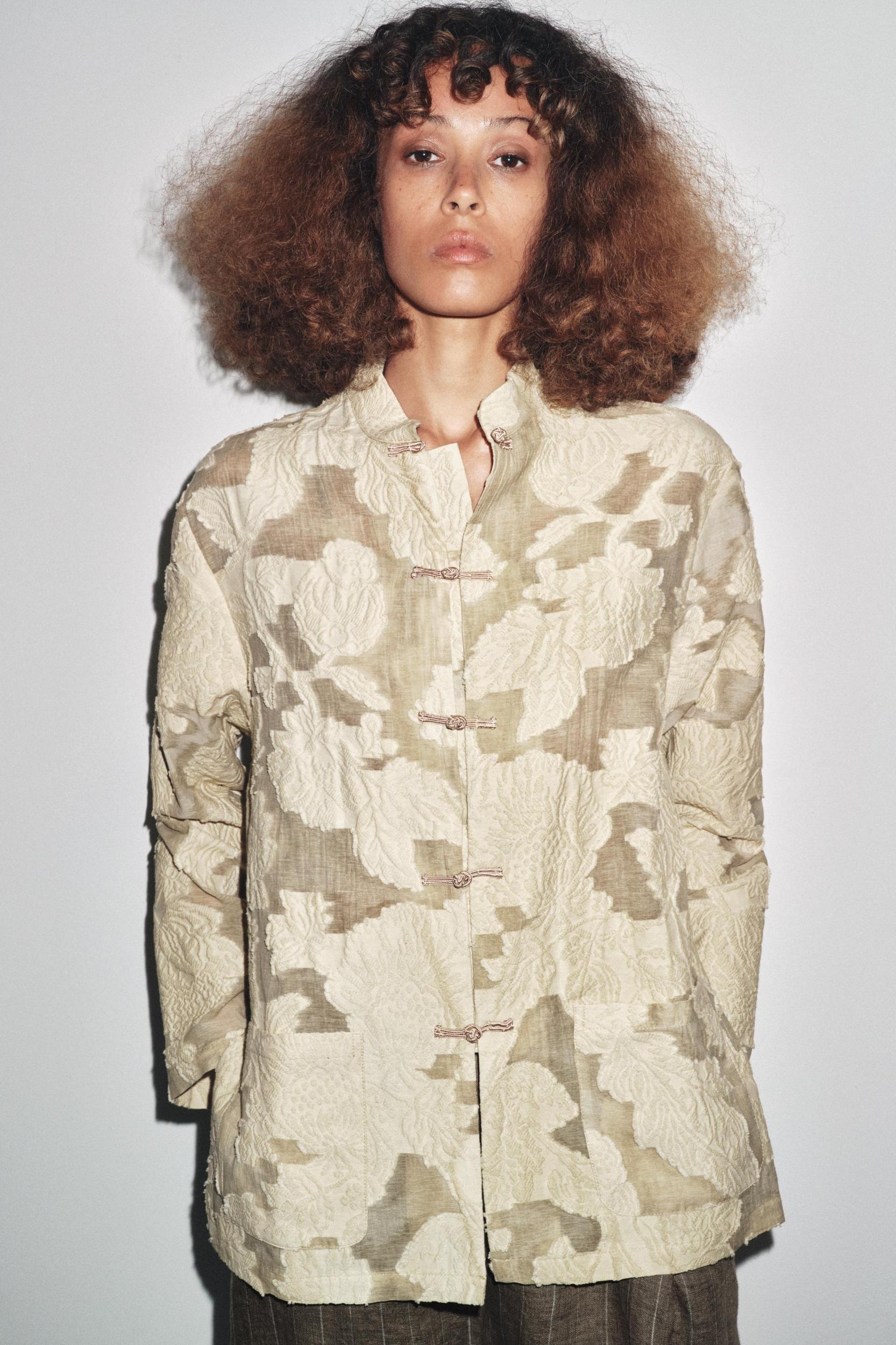 FLORAL JACQUARD KIMONO LIMITED EDITION Product Image