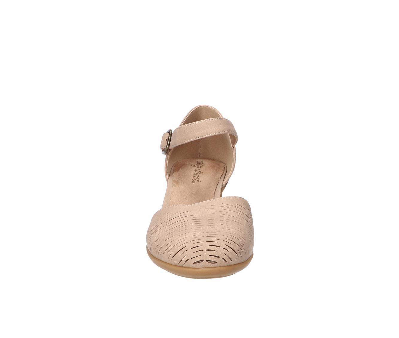Women's Easy Street Justina Pumps Product Image