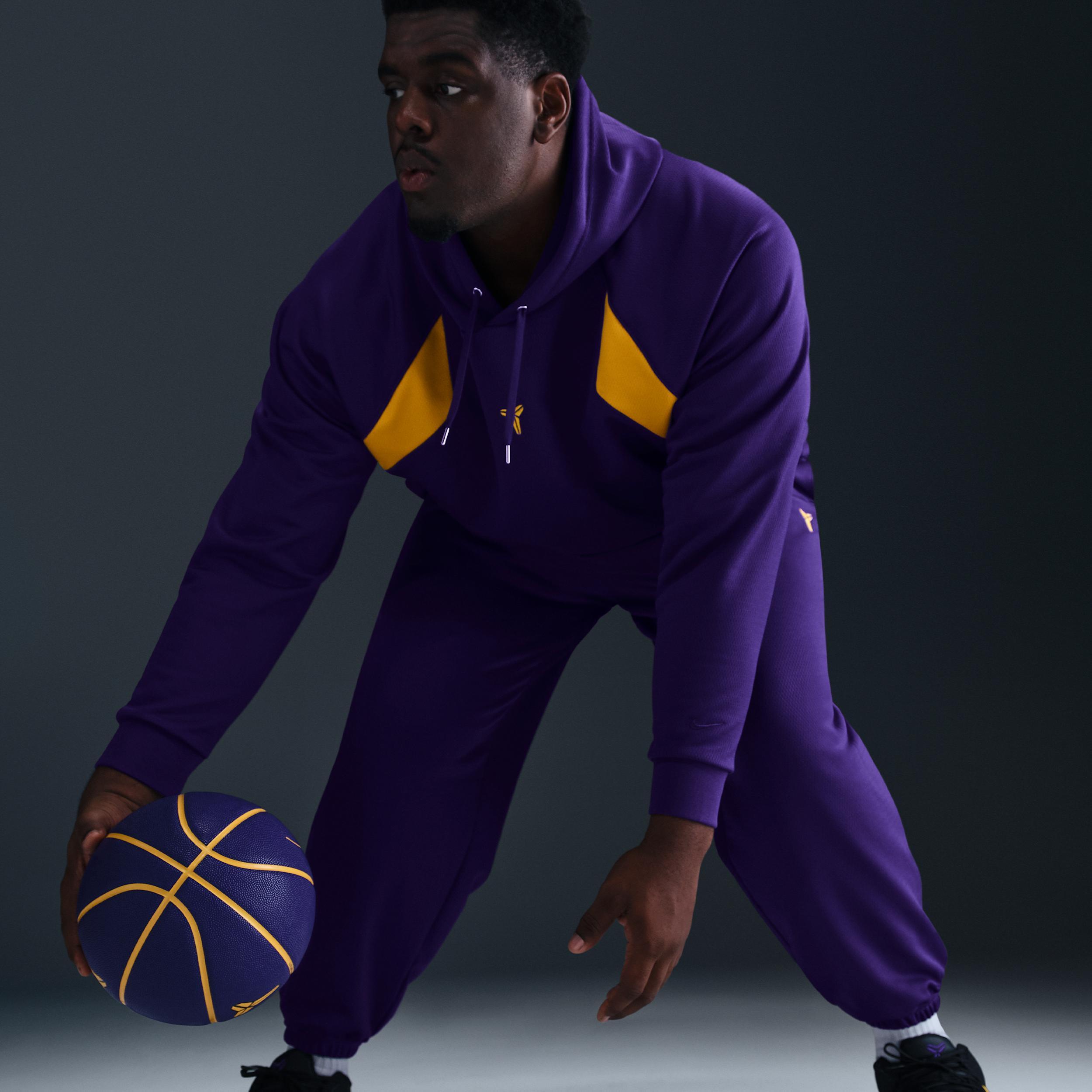 Nike Men's Kobe Therma-FIT Pullover Hoodie Product Image