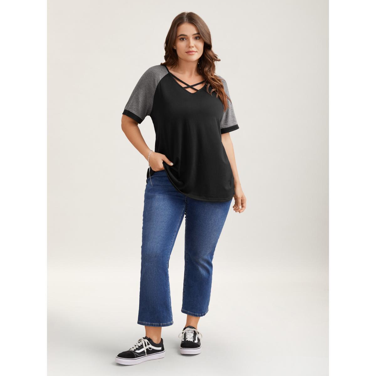 Plus Size Color Contrast Neck Cut-Out T-Blouse Black Women Casual Contrast V-neck Everyday T-shirts BloomChic 14-16/1X Product Image