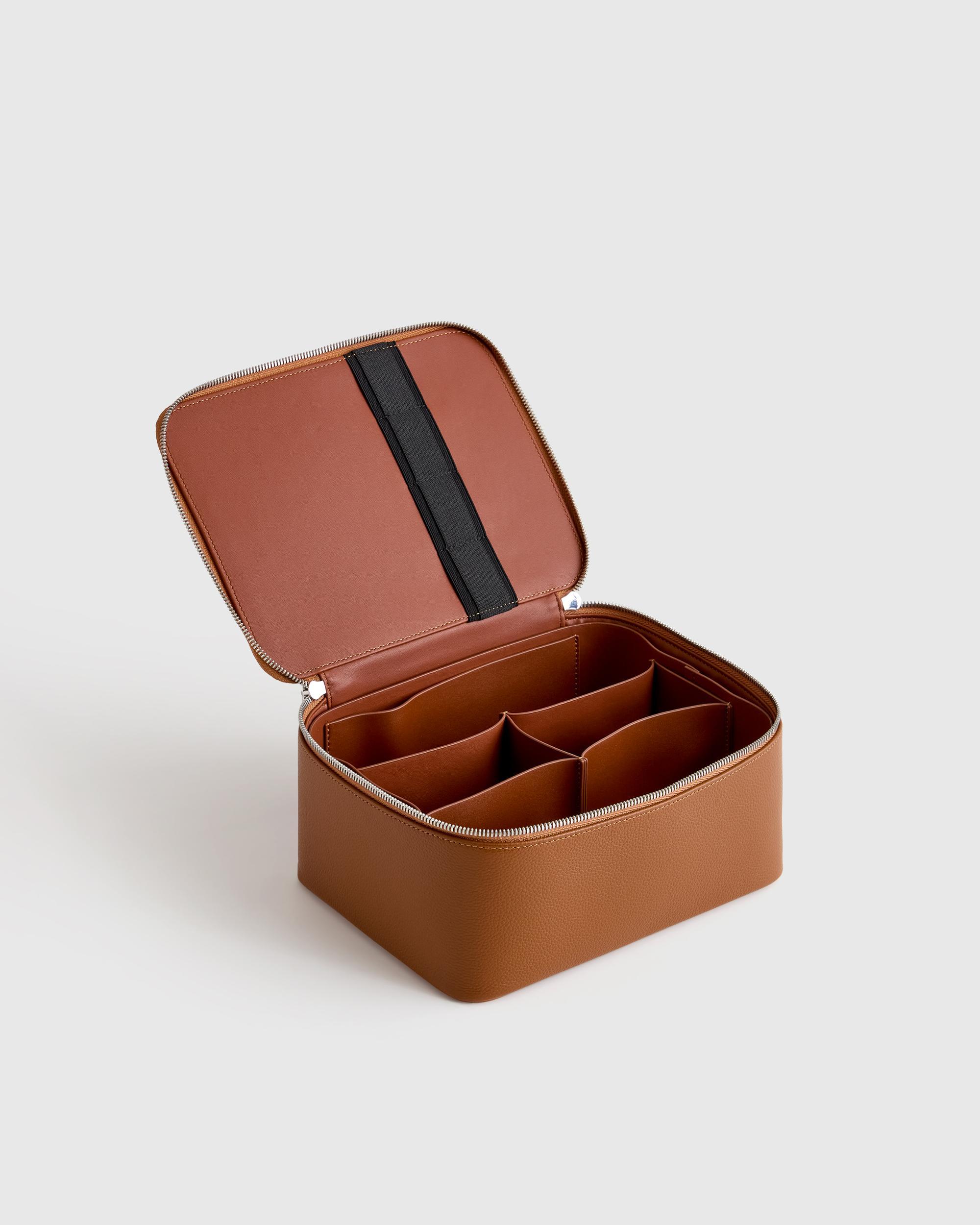 Quince | Women's Italian Leather Travel Cosmetic Case Product Image
