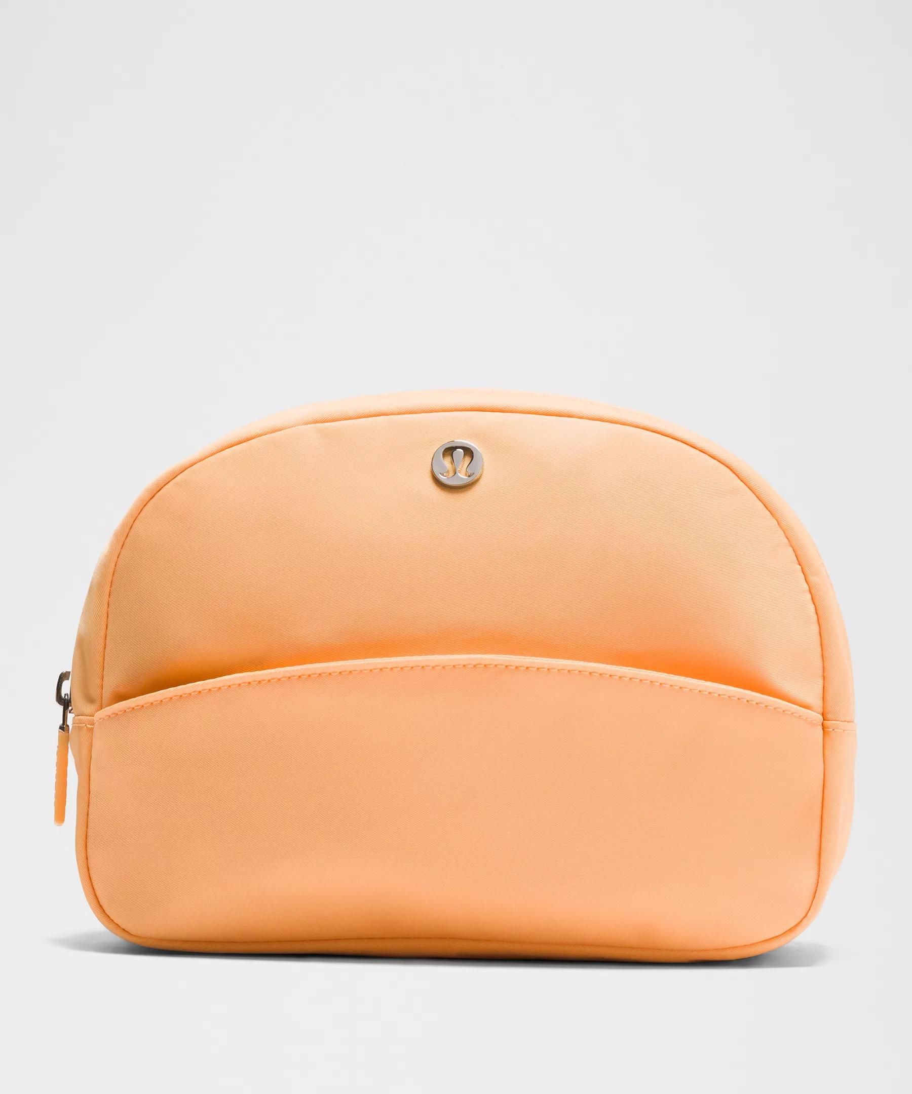 City Essentials Pouch 4L Product Image