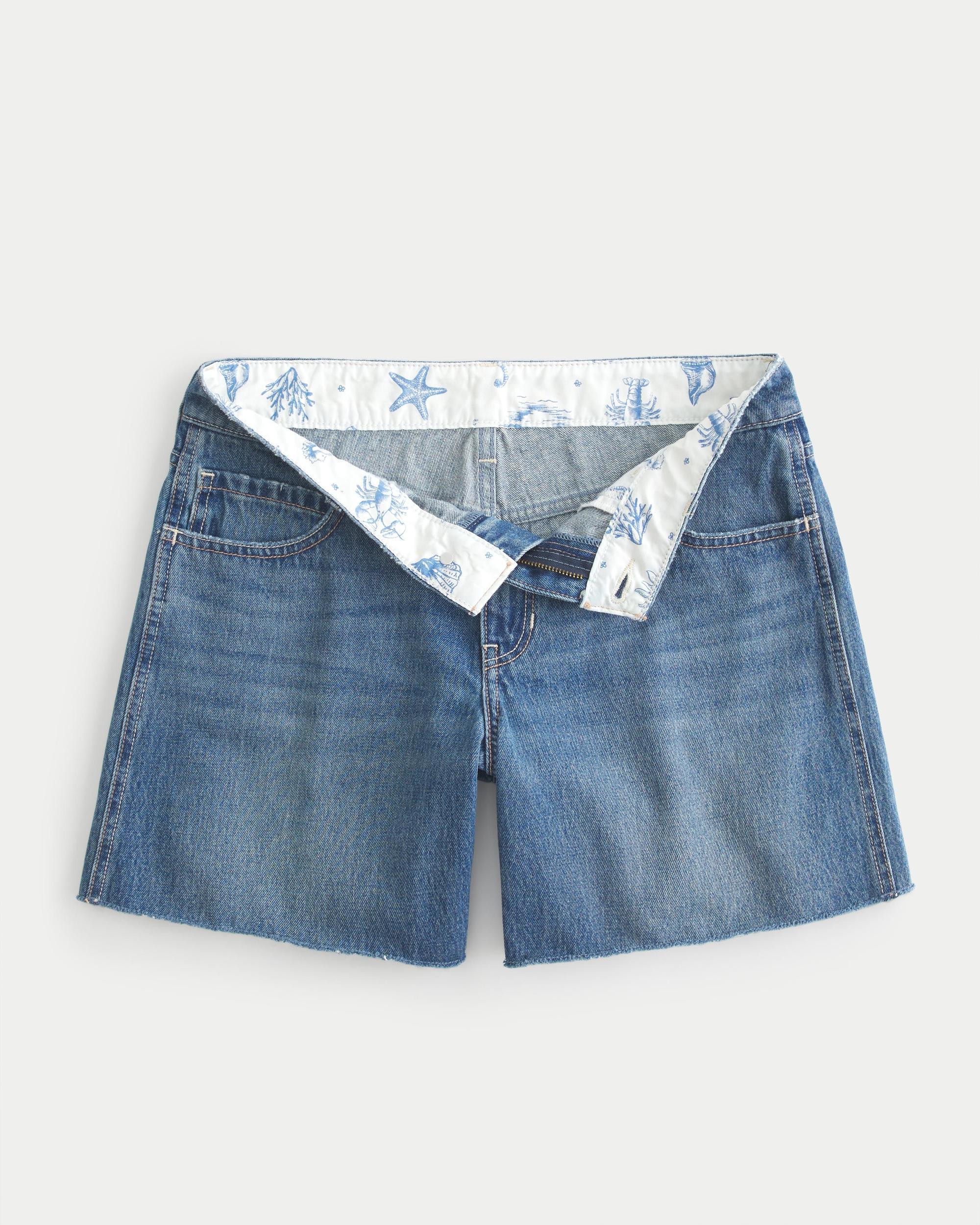 Low-Rise Embroidered Light Wash Baggy Denim Shorts 5" Product Image