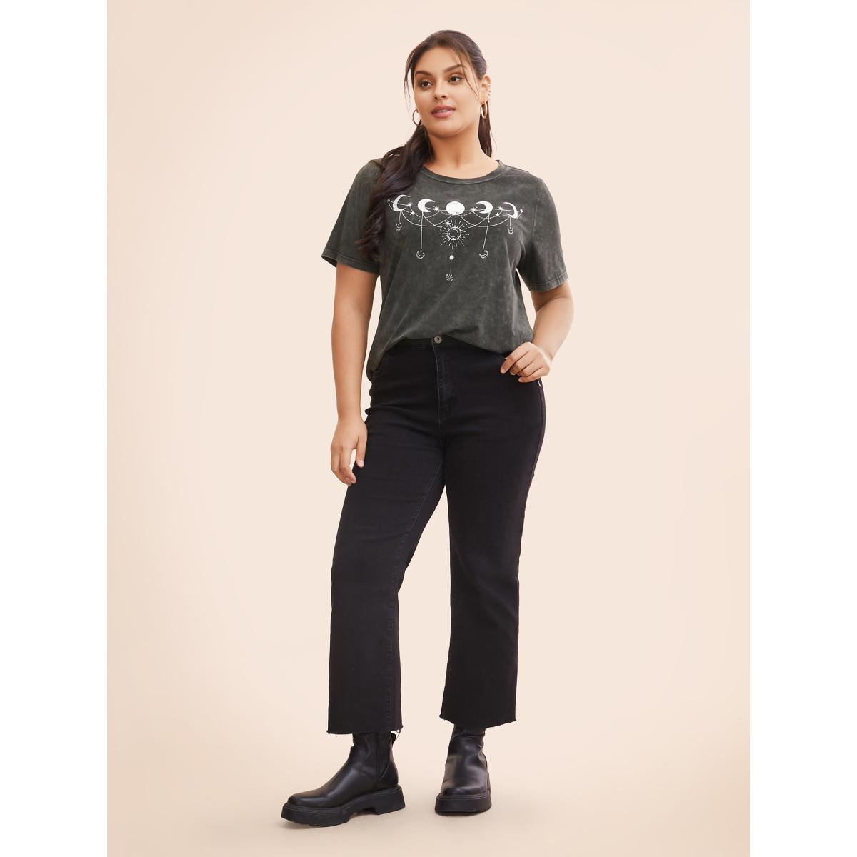 Plus Size Moon & Star Print Vintage Graphic T-shirt Black Women Casual Art&design Dailywear T-shirts BloomChic 14-16/1X Product Image