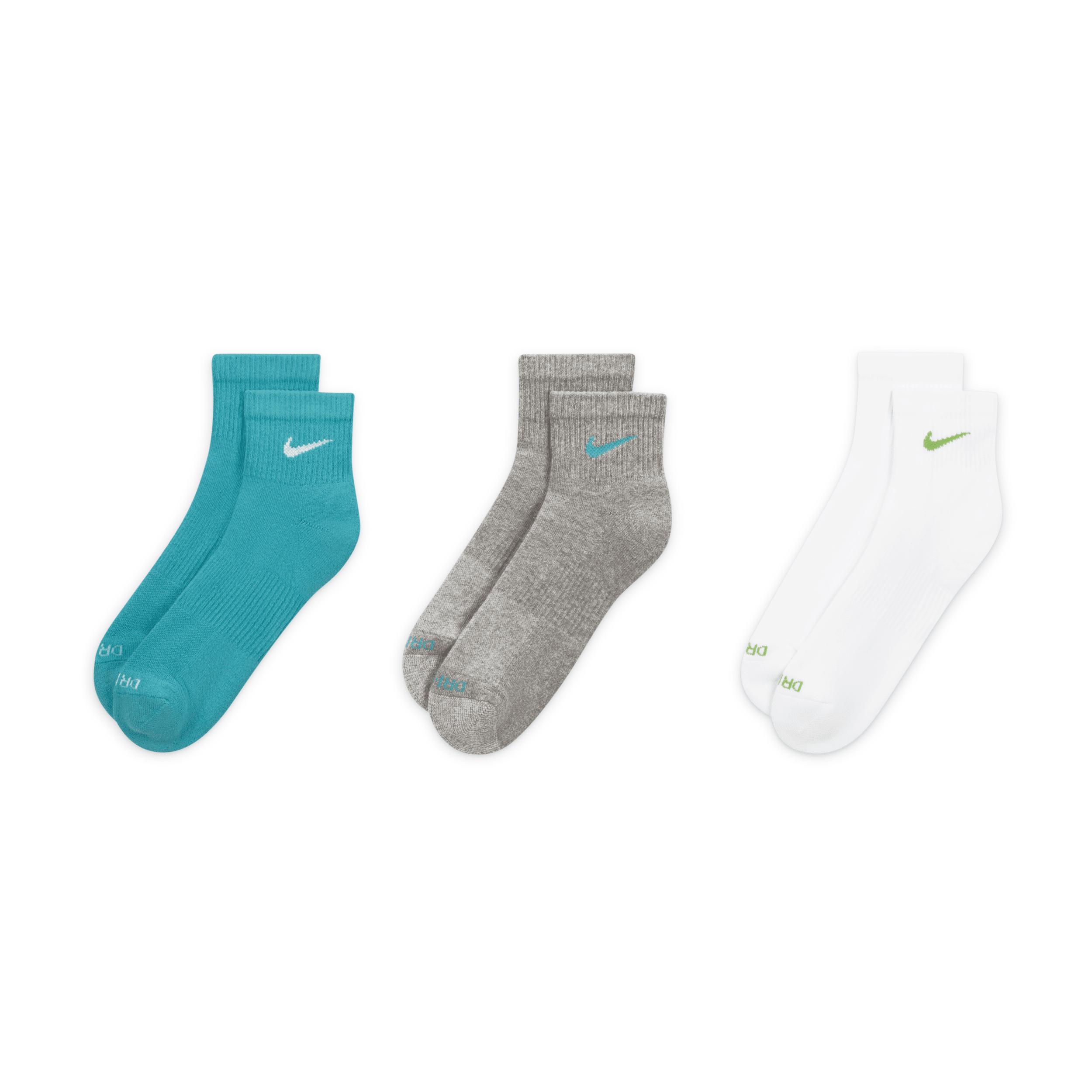Womens Nike Everyday Plus 3-Pair Cushioned Training Ankle Socks Product Image