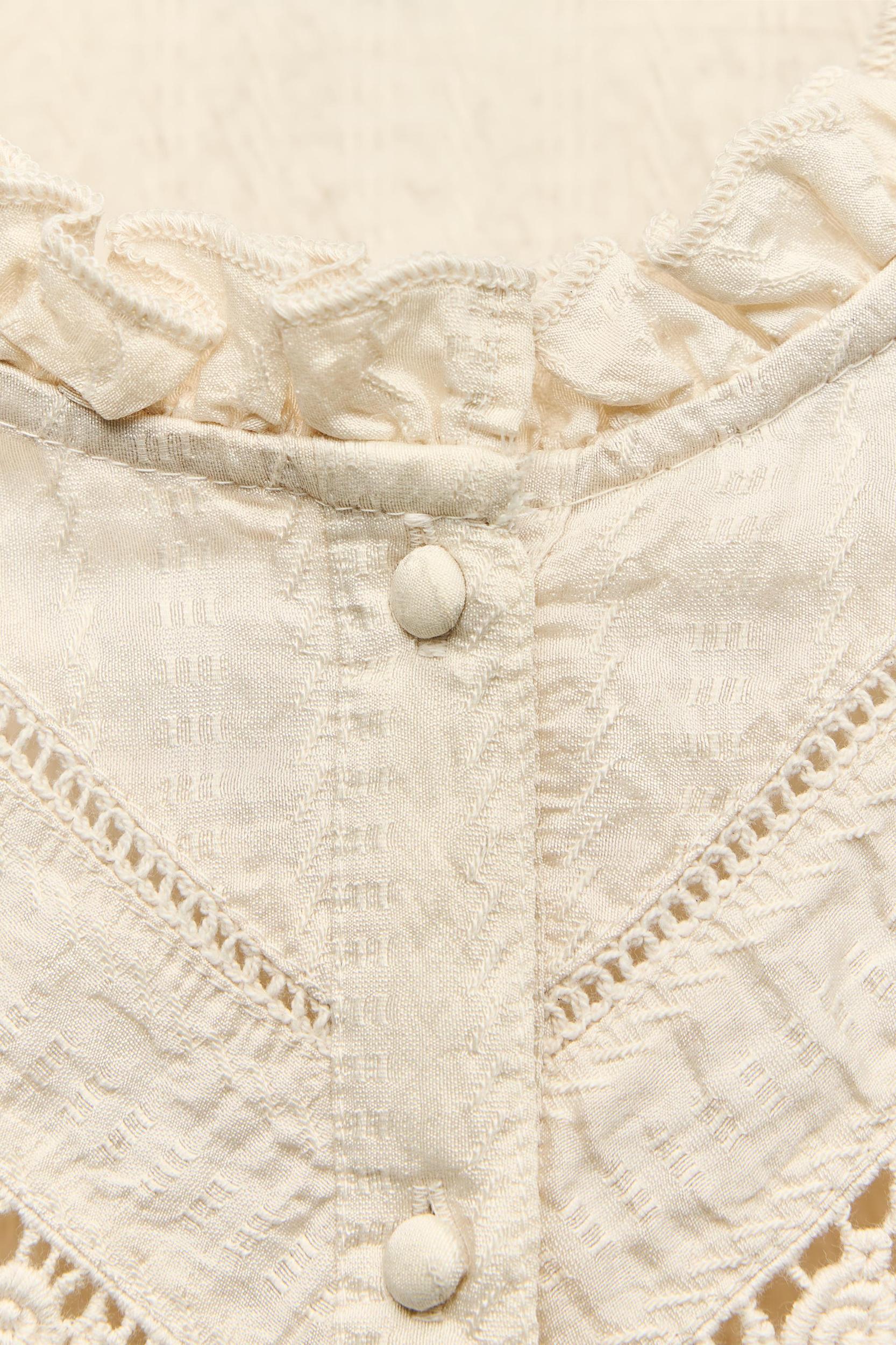 LACE INSERT ROMANTIC SHIRT Product Image