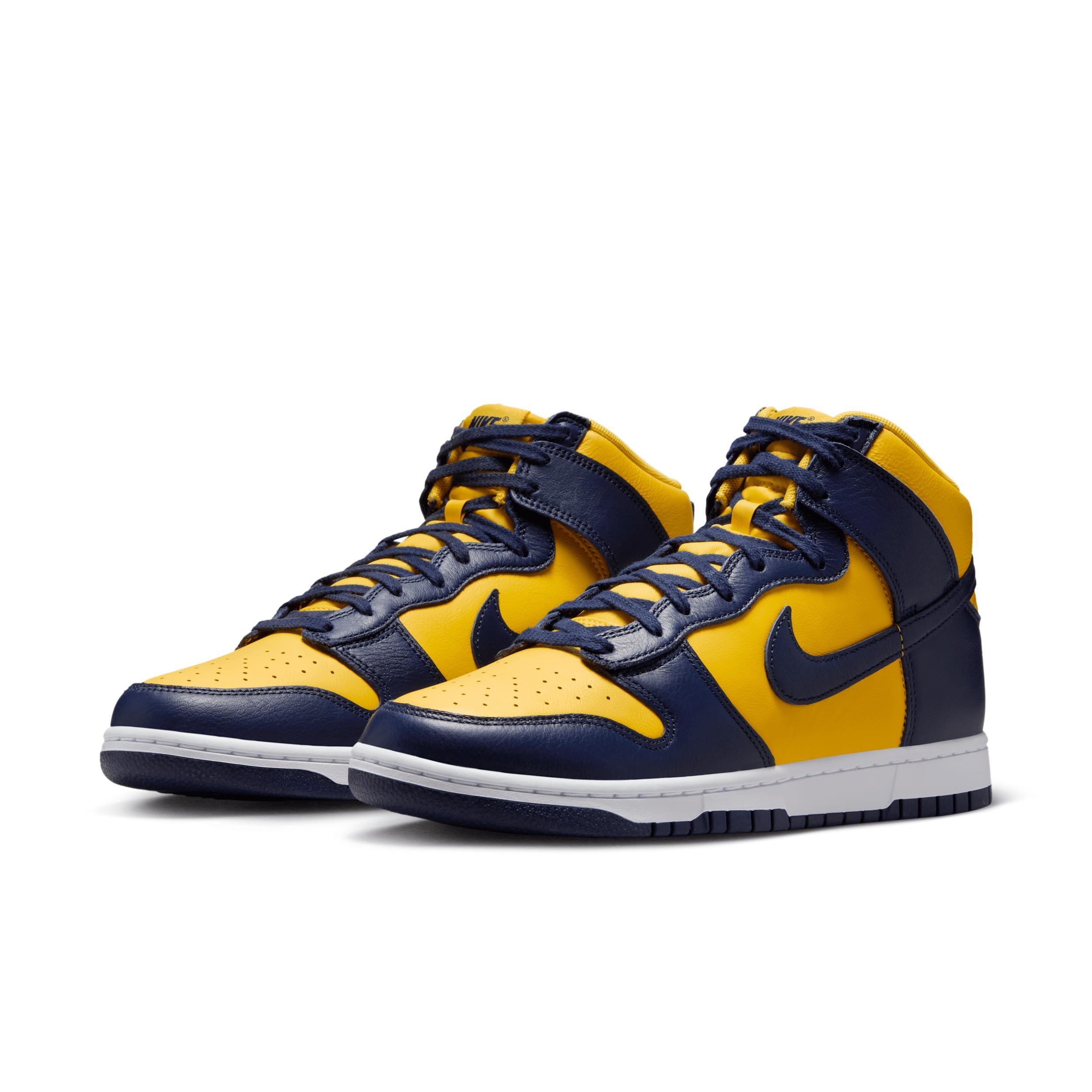 Nike Men's Dunk High Retro SE Shoes Product Image