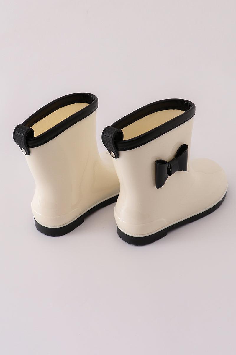 White & black bow rain boots Product Image