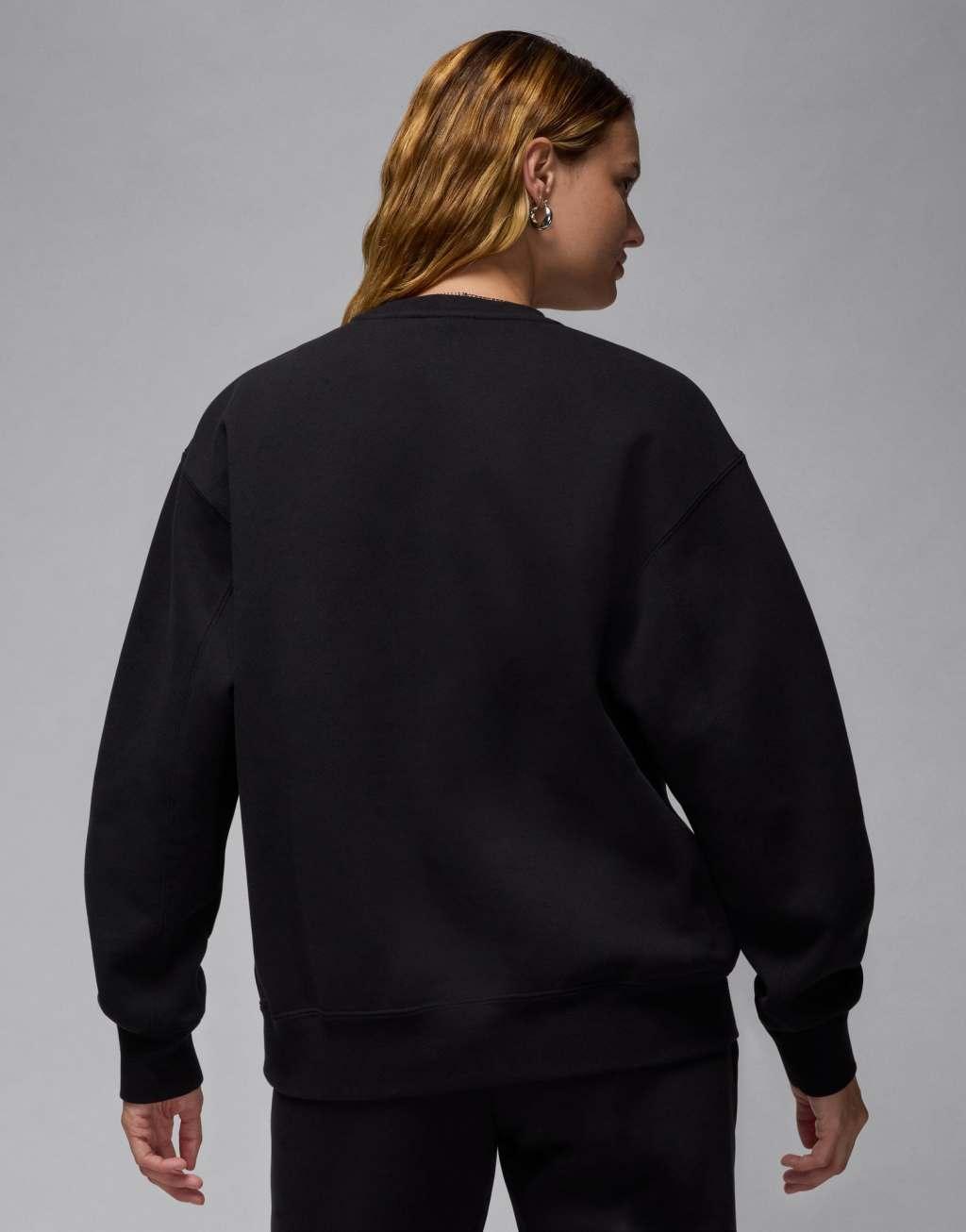 Jordan flight fleece sweatshirt in black Product Image