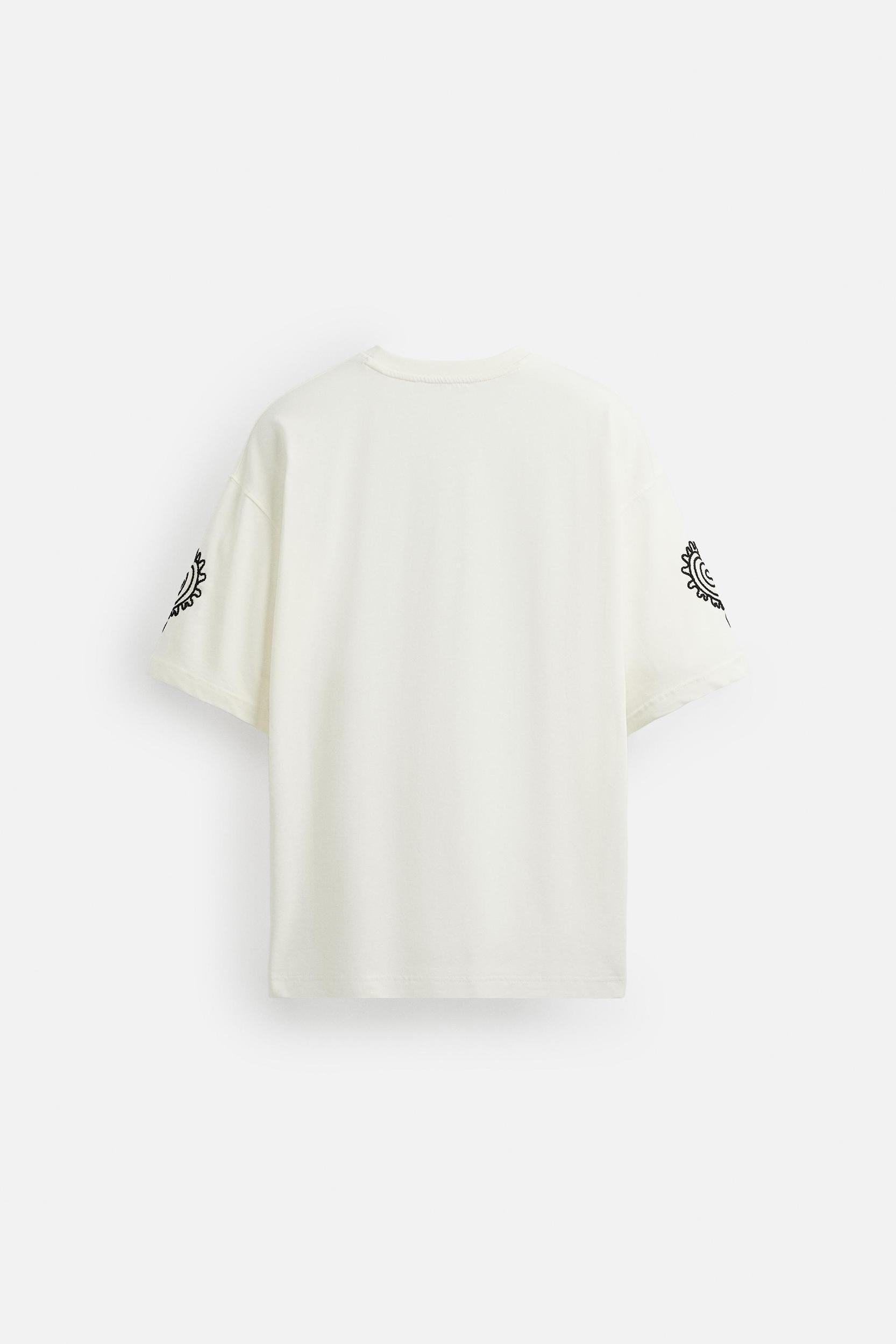 CONTRAST EMBROIDERY SHIRT Product Image