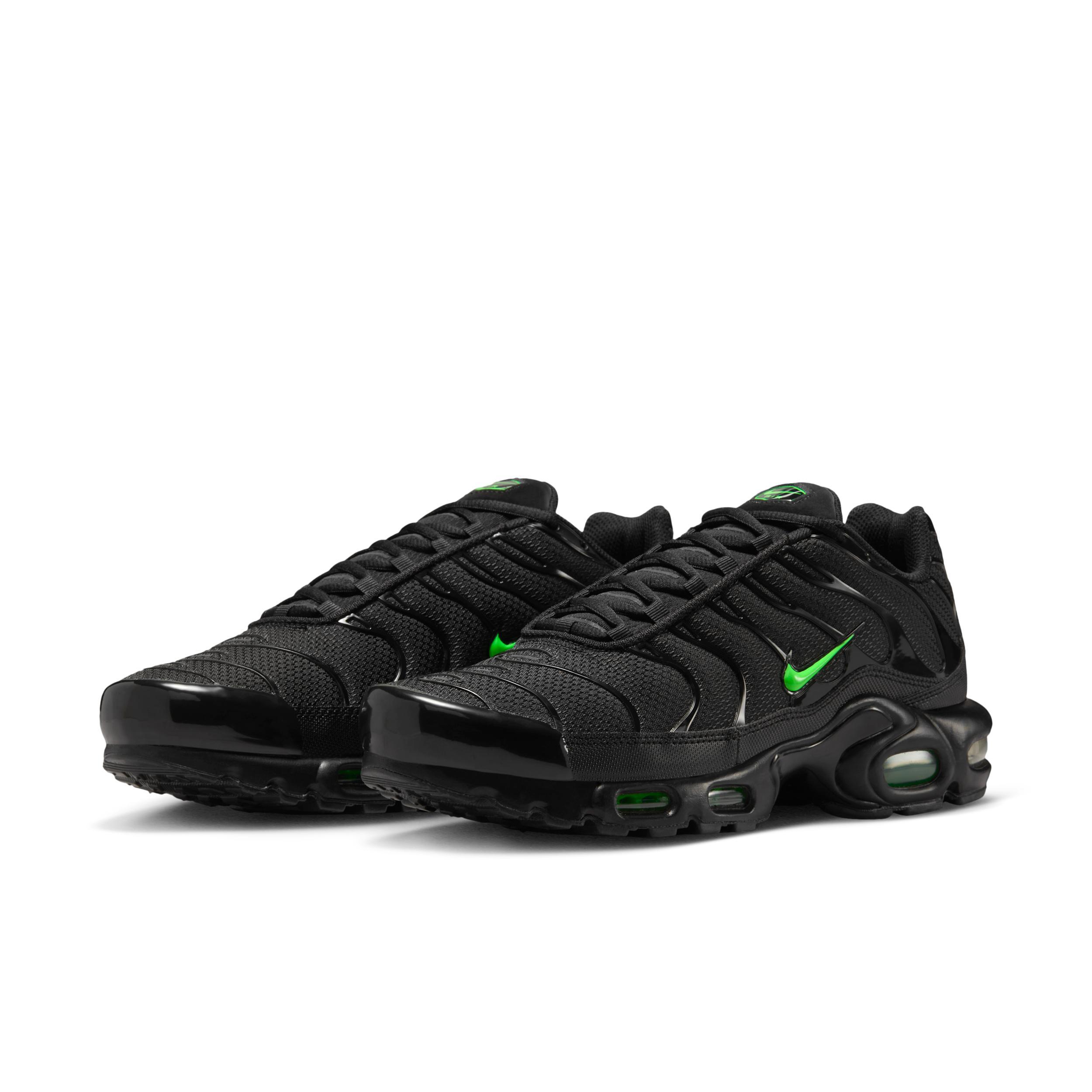 Nike Men's Air Max Plus Shoes Product Image