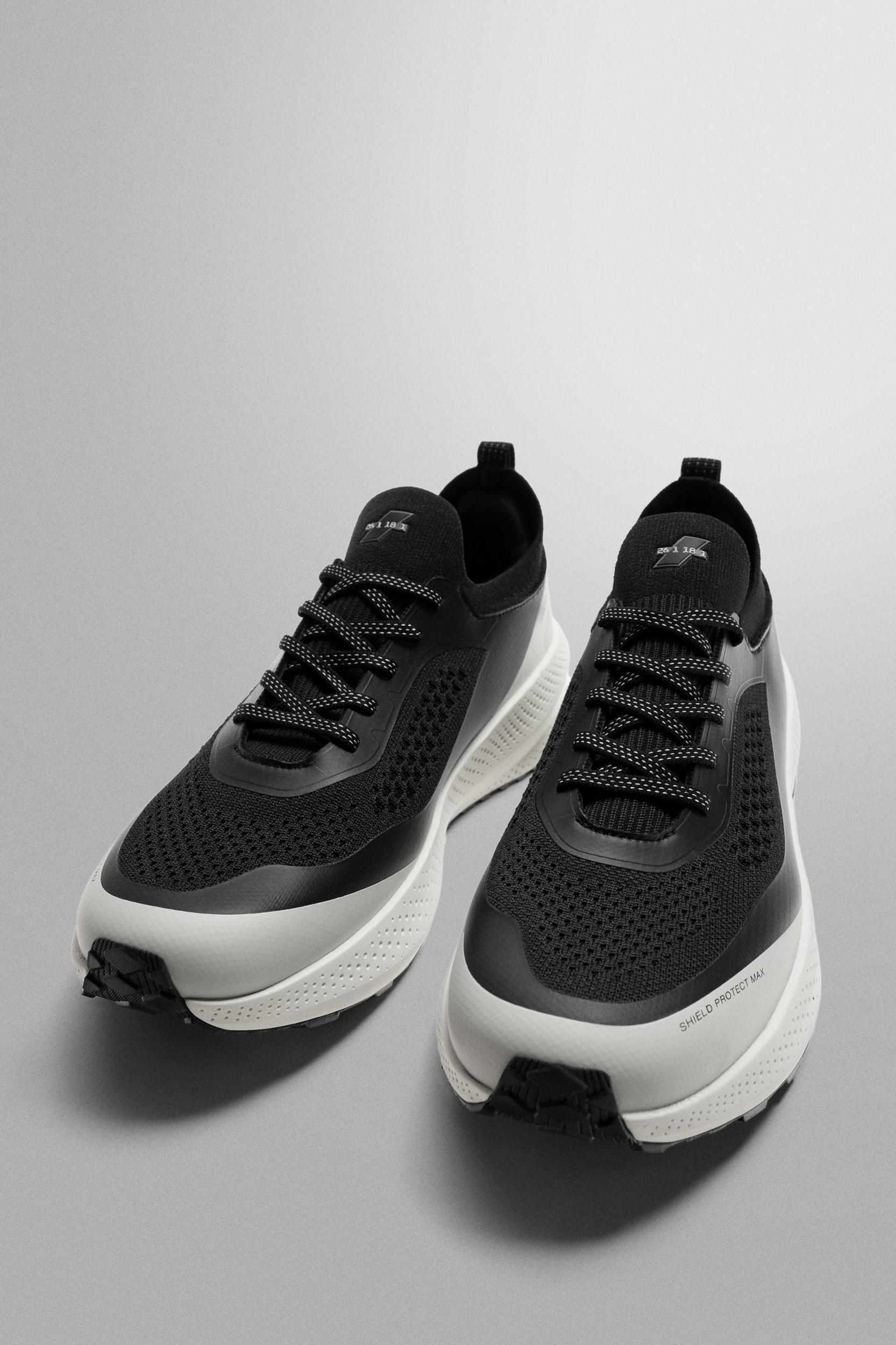 ATHLETIC SNEAKERS Product Image